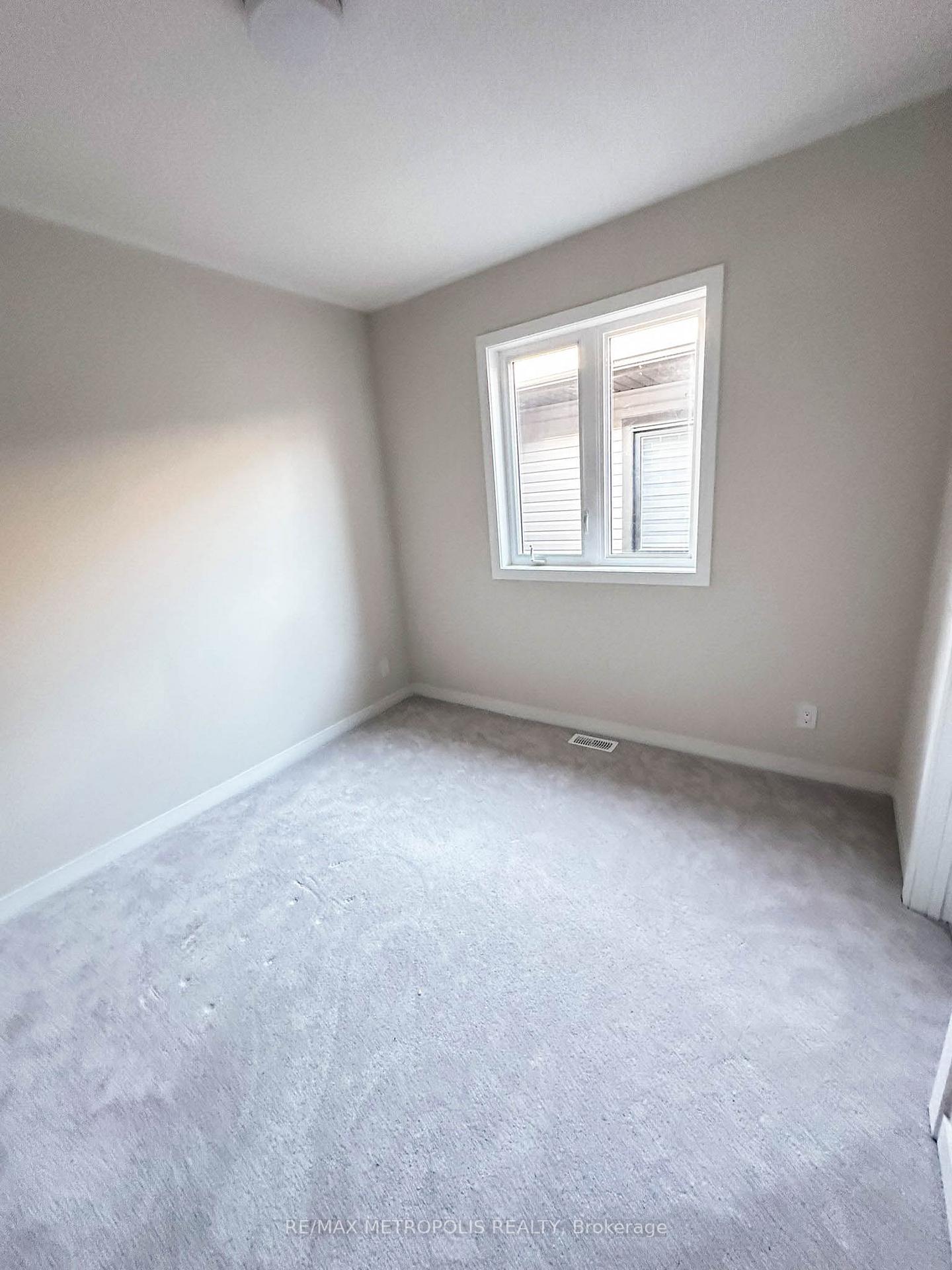 Photo 14 of Unit Upper, 1846 Narcissus Gardens, Pickering, Rural Pickering — HOMEH