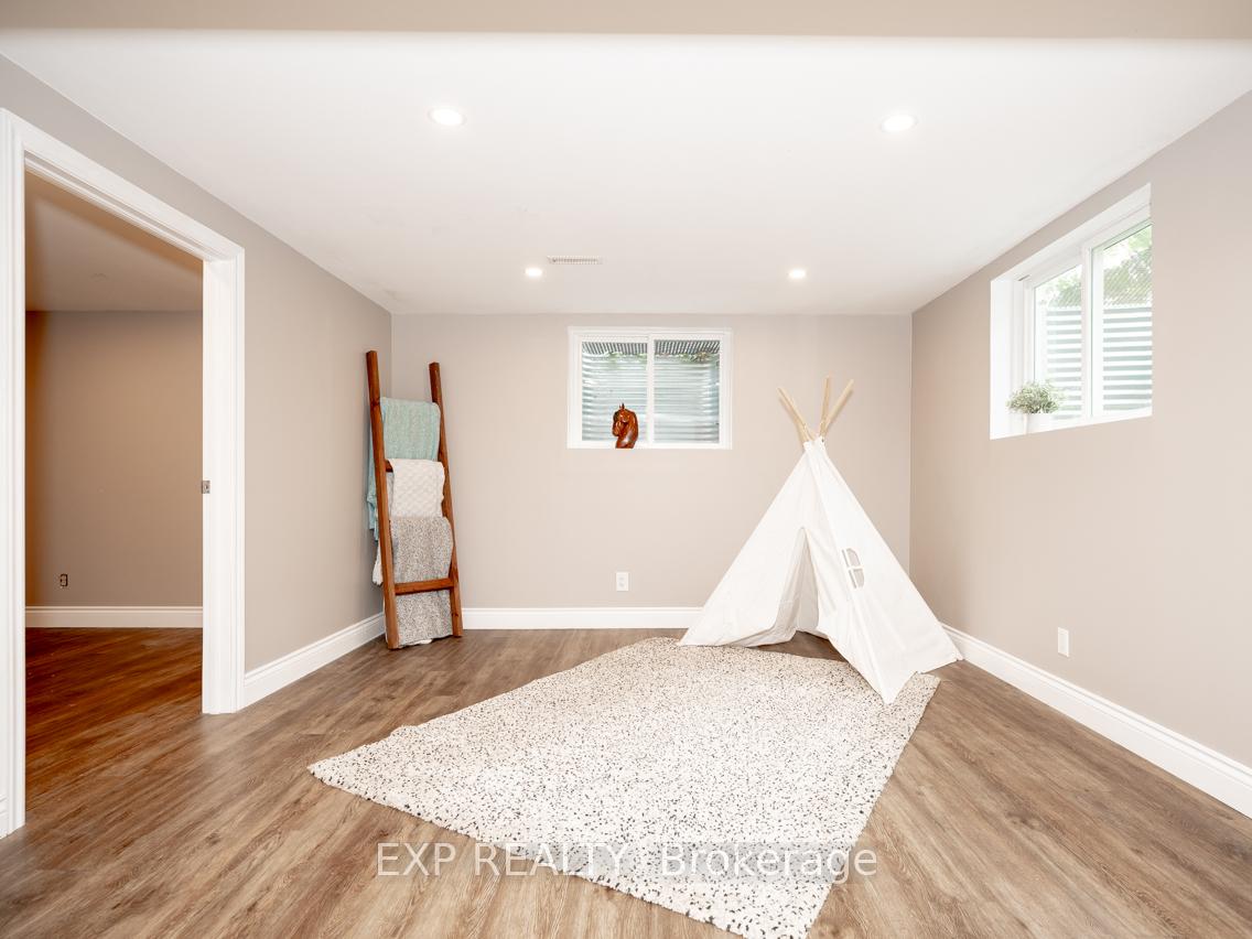 Photo 5 of Unit [Bsmt], 785 Frobisher Boulevard, Milton, Dorset Park — HOMEH