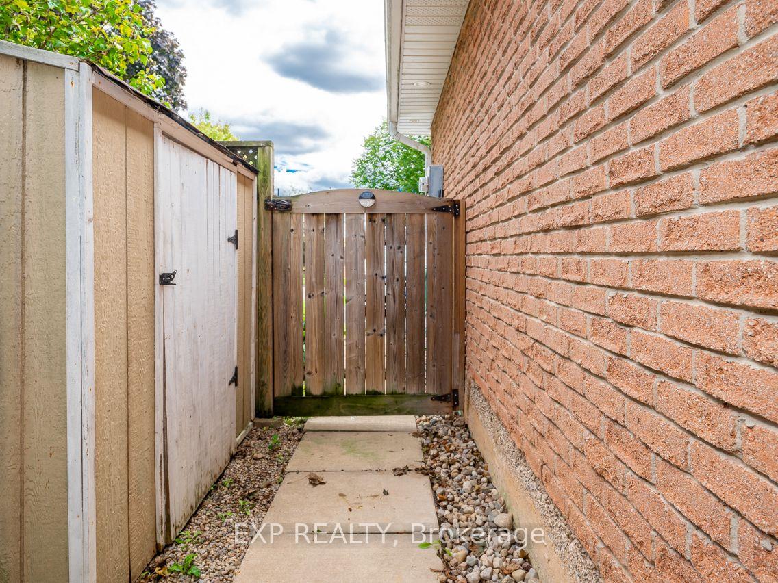 Photo 20 of Unit [Bsmt], 785 Frobisher Boulevard, Milton, Dorset Park — HOMEH