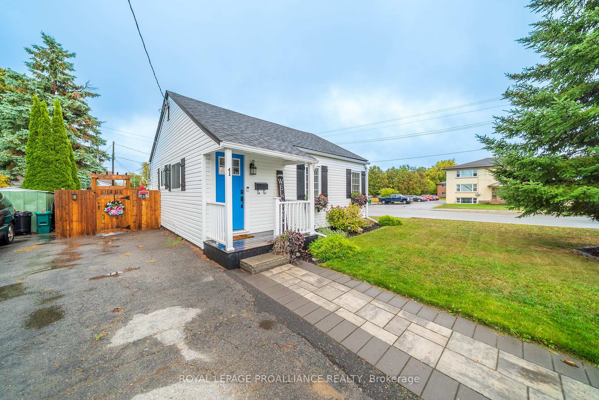 Photo 1 of 1 Kerr Crescent, Quinte West, Trenton Ward — HOMEH