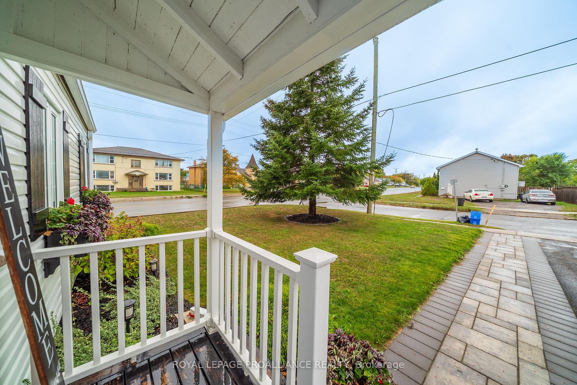 Photo 8 of 1 Kerr Crescent, Quinte West, Trenton Ward — HOMEH