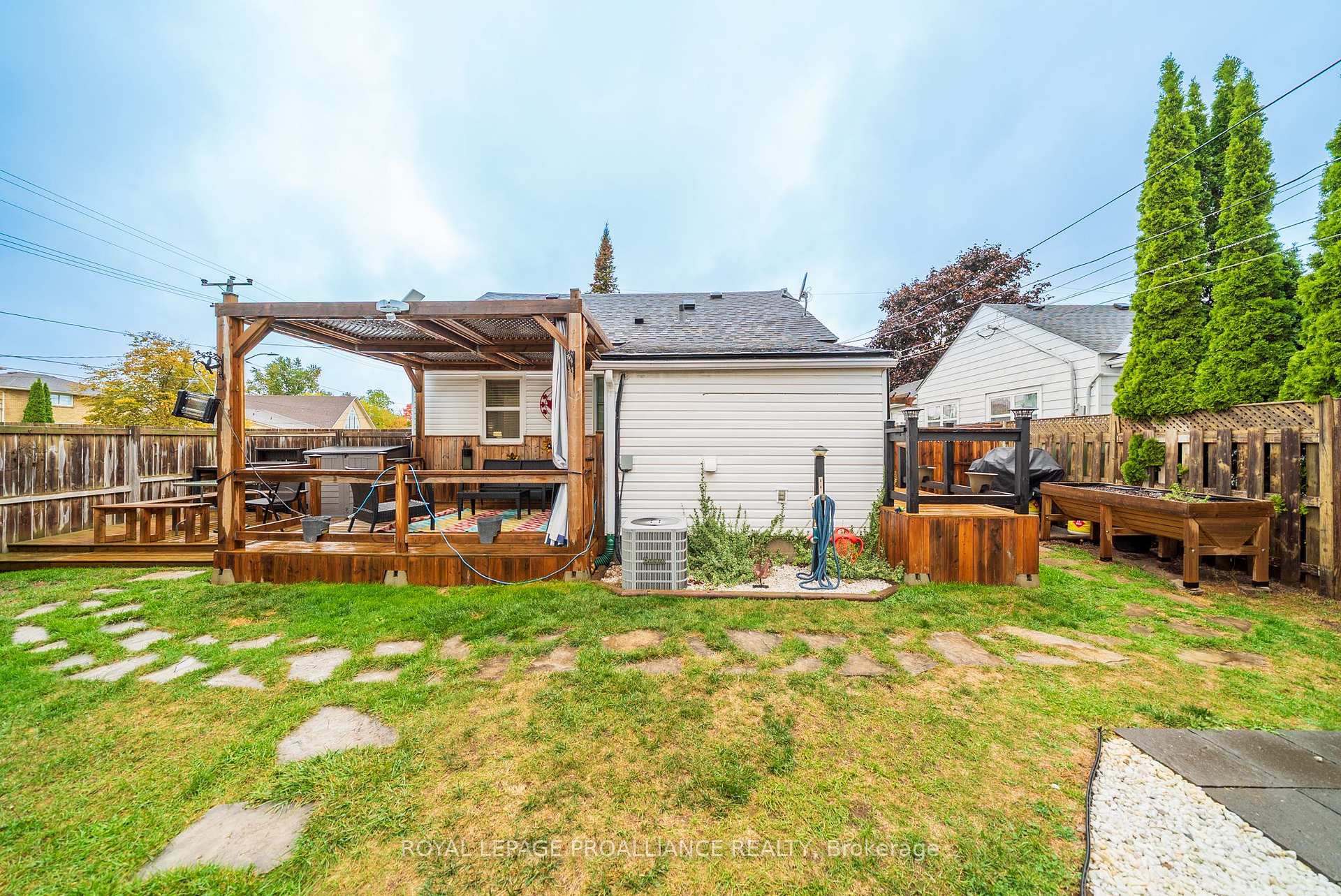 Photo 21 of 1 Kerr Crescent, Quinte West, Trenton Ward — HOMEH