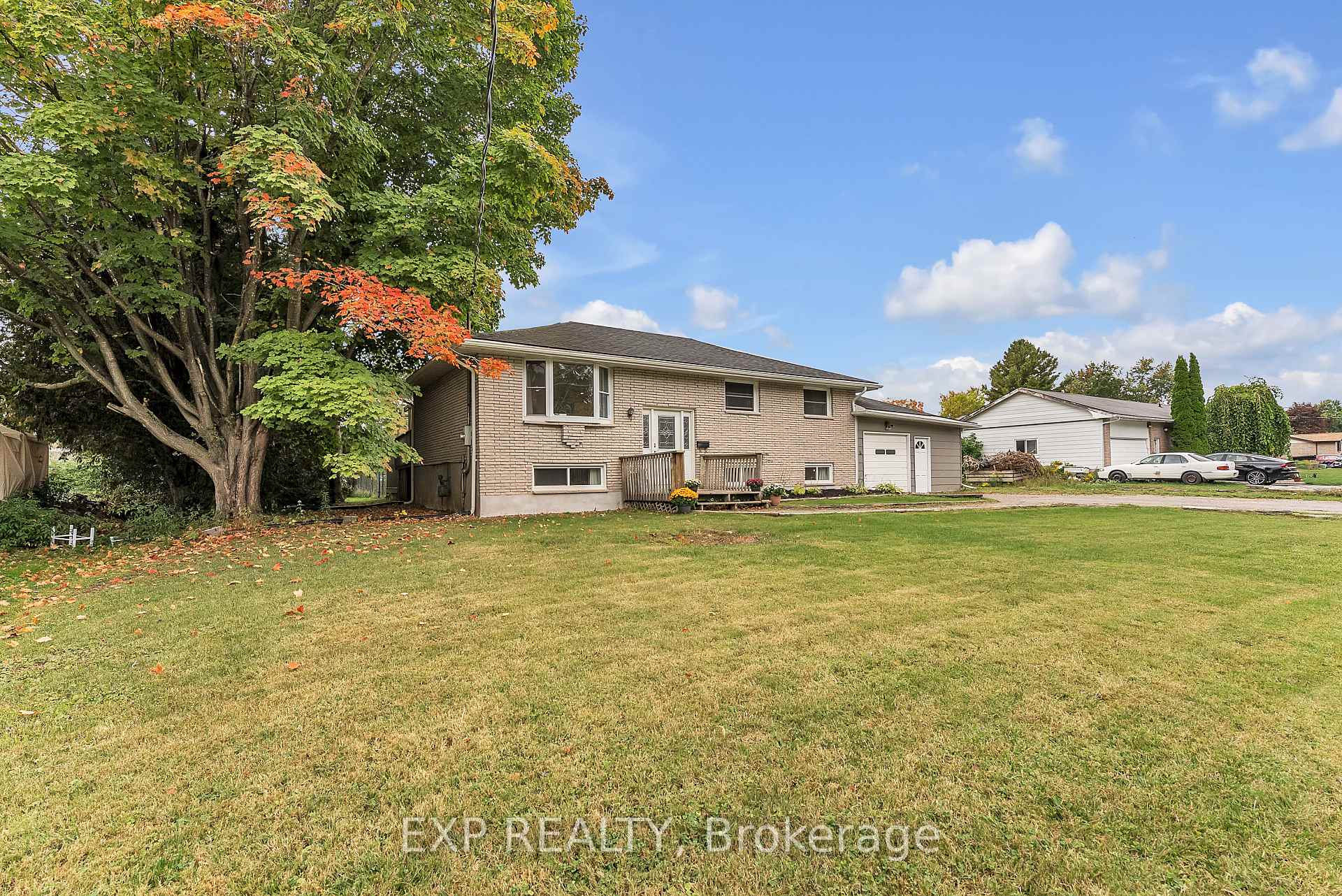 Photo 2 of 249 Catalina Drive, Quinte West, Sidney Ward — HOMEH