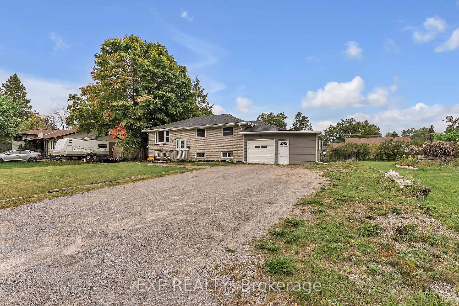 Photo 4 of 249 Catalina Drive, Quinte West, Sidney Ward — HOMEH