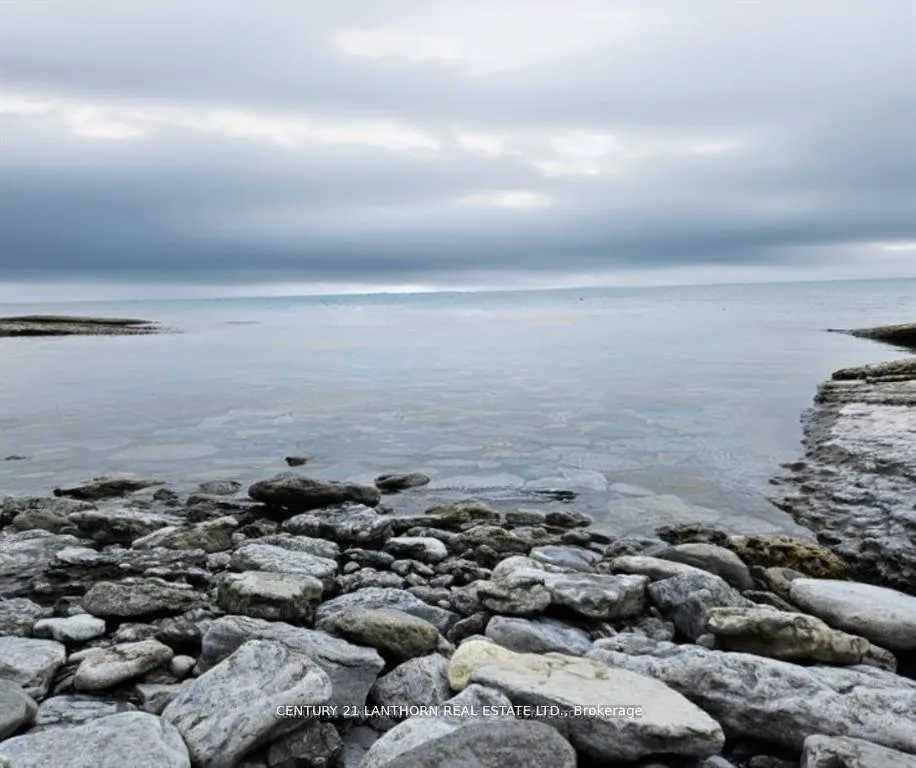 Photo 10 of 292 Salmon Point Road, Prince Edward County, Athol Ward — HOMEH