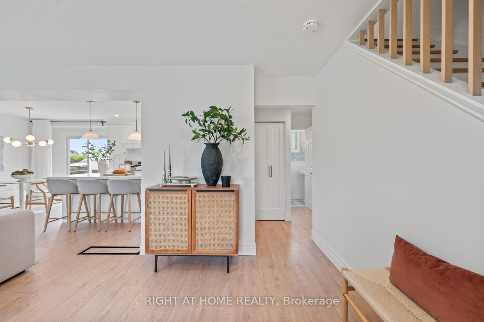 Photo 5 of 752 Breezy Drive, Pickering, West Shore — HOMEH