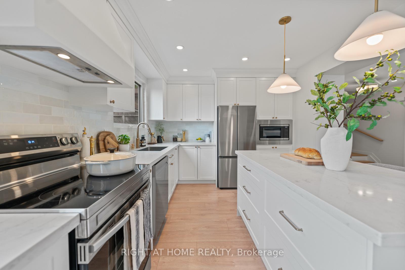 Photo 9 of 752 Breezy Drive, Pickering, West Shore — HOMEH