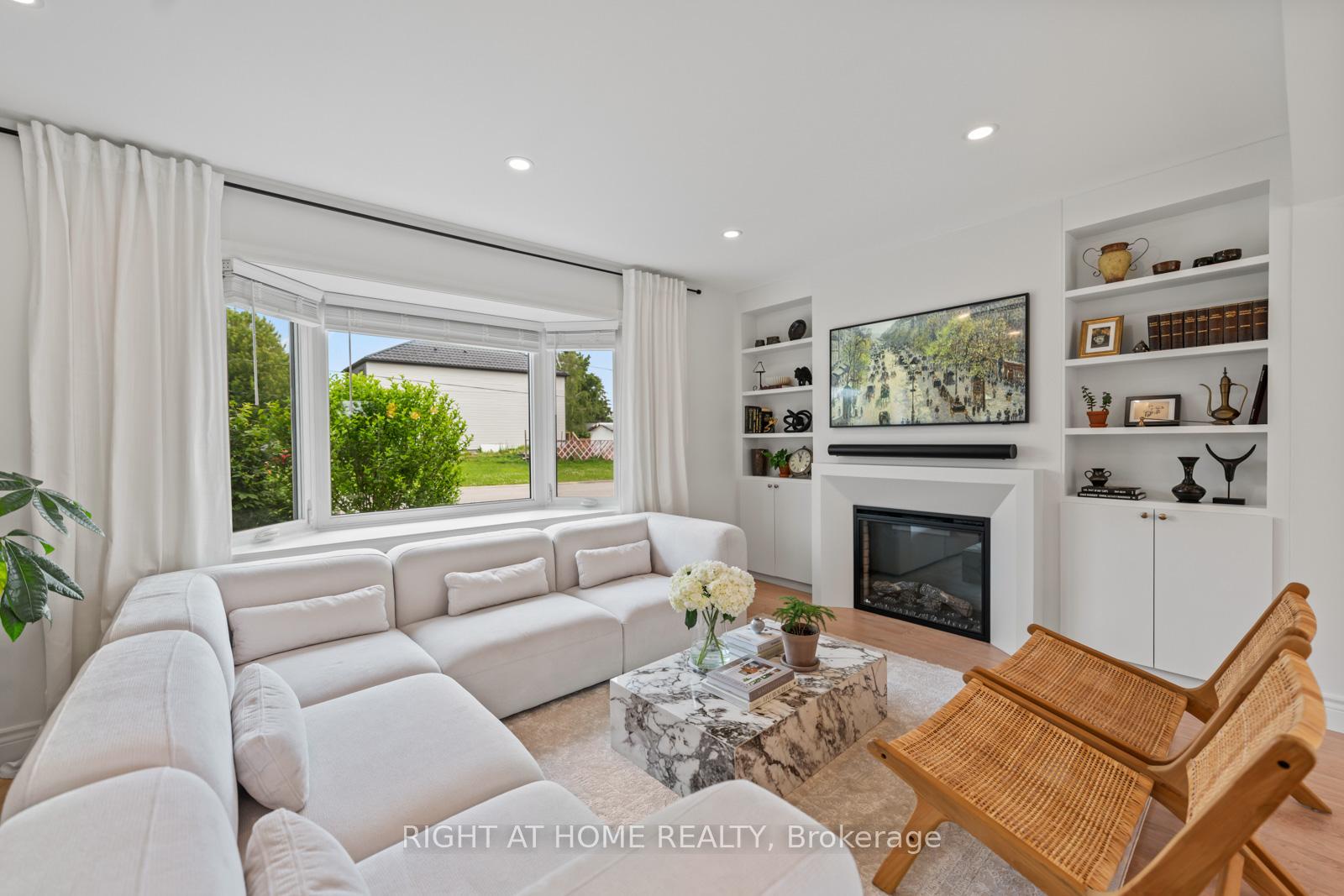 Photo 13 of 752 Breezy Drive, Pickering, West Shore — HOMEH