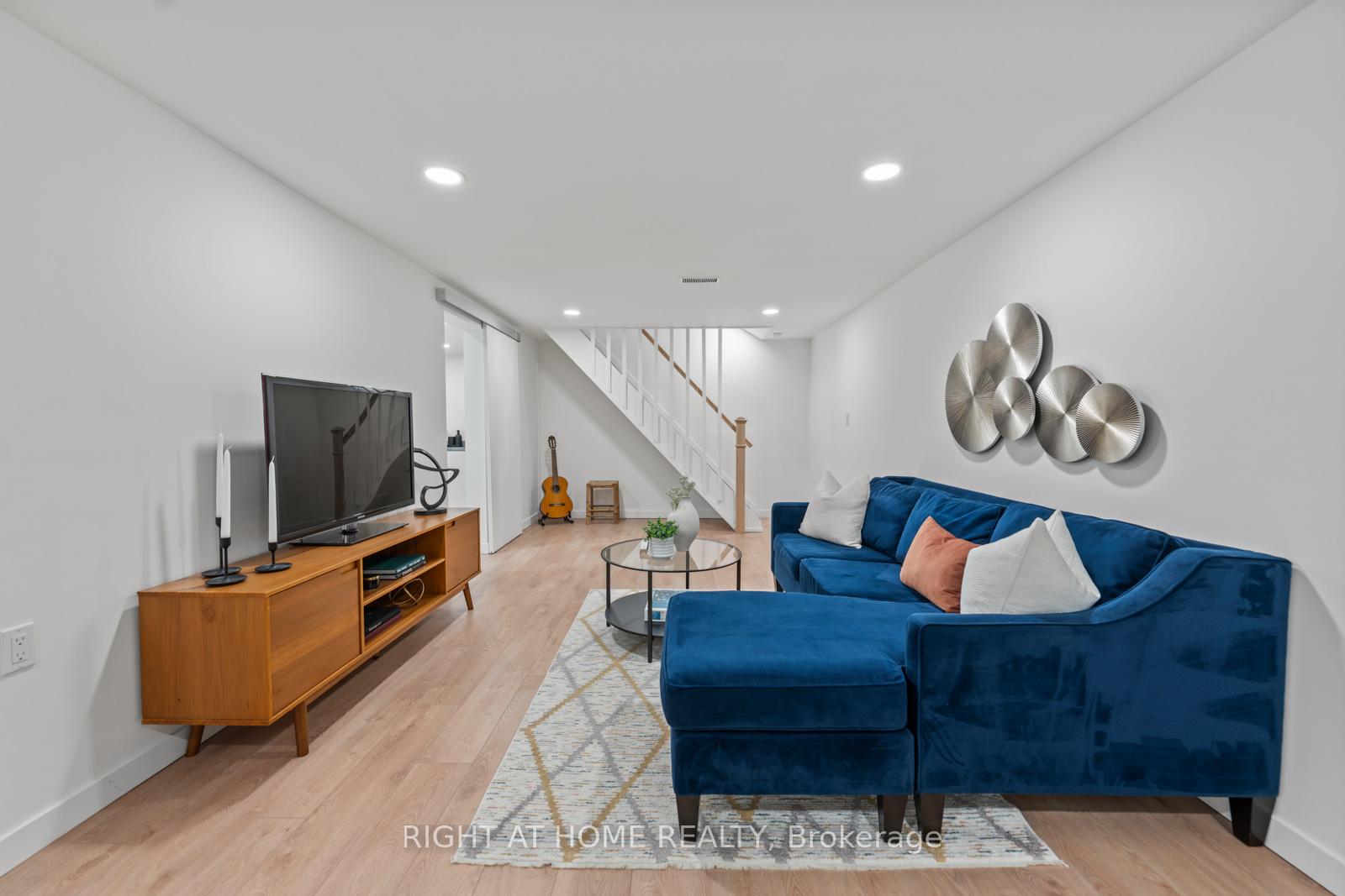 Photo 23 of 752 Breezy Drive, Pickering, West Shore — HOMEH