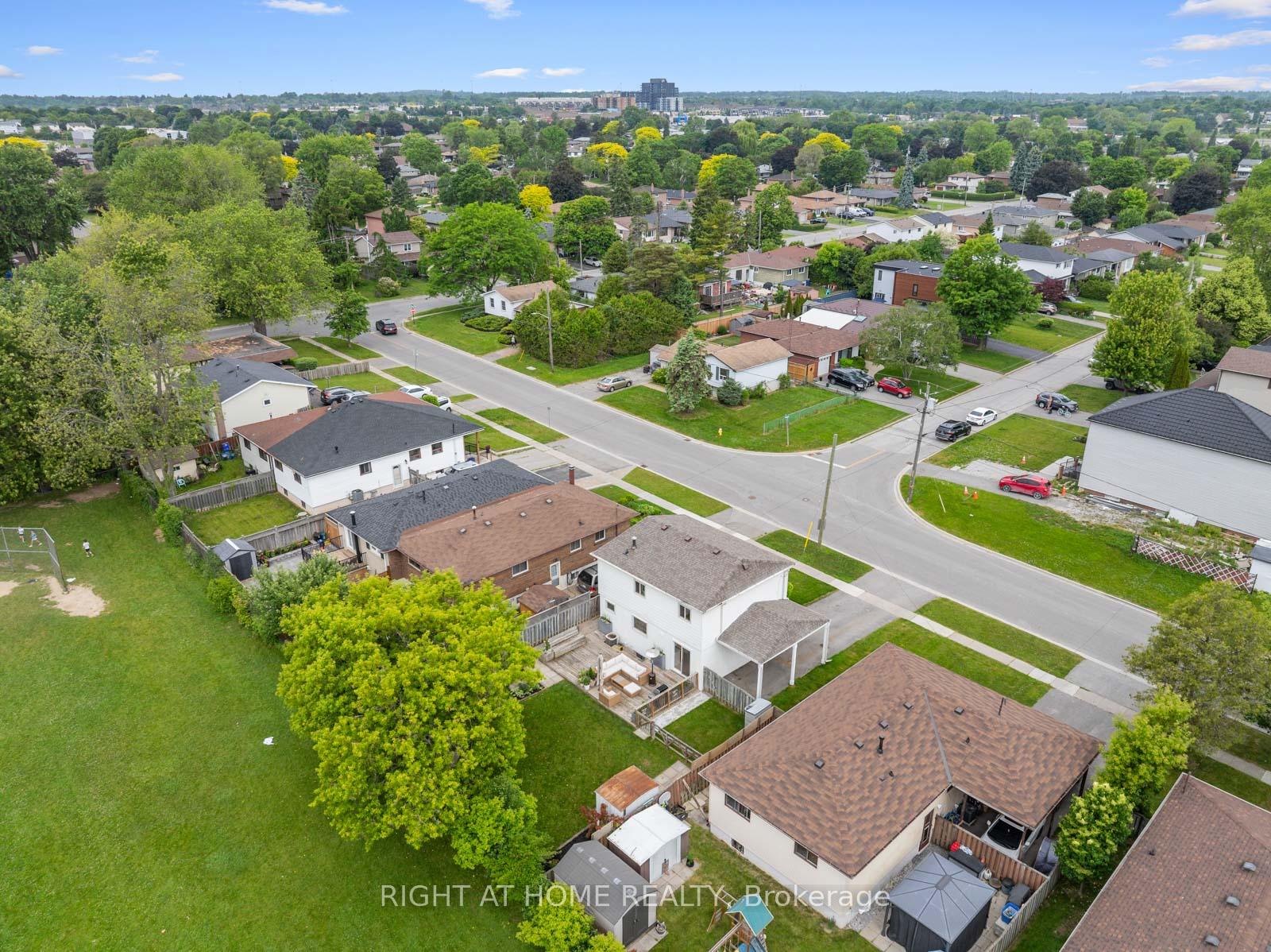 Photo 33 of 752 Breezy Drive, Pickering, West Shore — HOMEH