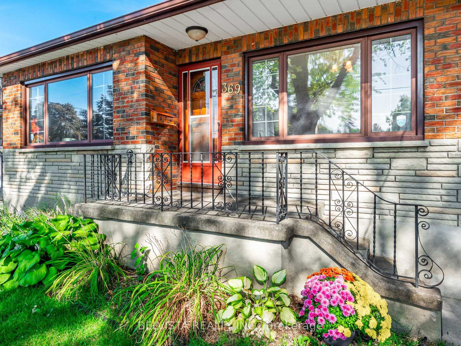 Photo 3 of 369 Lasalle Avenue, Oshawa, Central — HOMEH