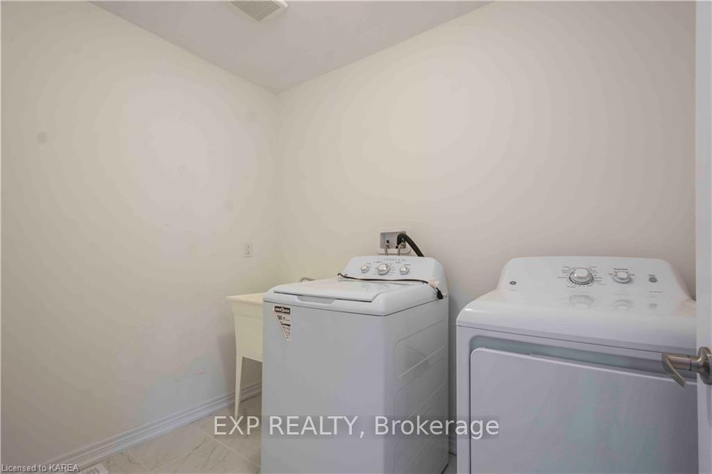 Photo 14 of 28 Summer Breeze Drive N, Quinte West, Murray Ward — HOMEH