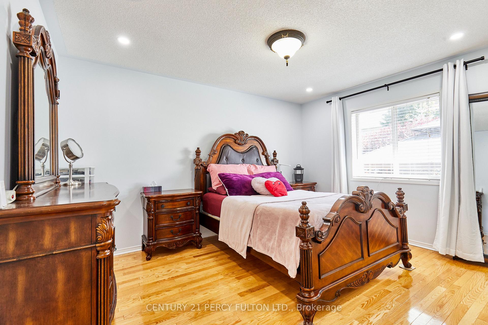 Photo 10 of 483 Ormond Drive, Oshawa, Samac — HOMEH