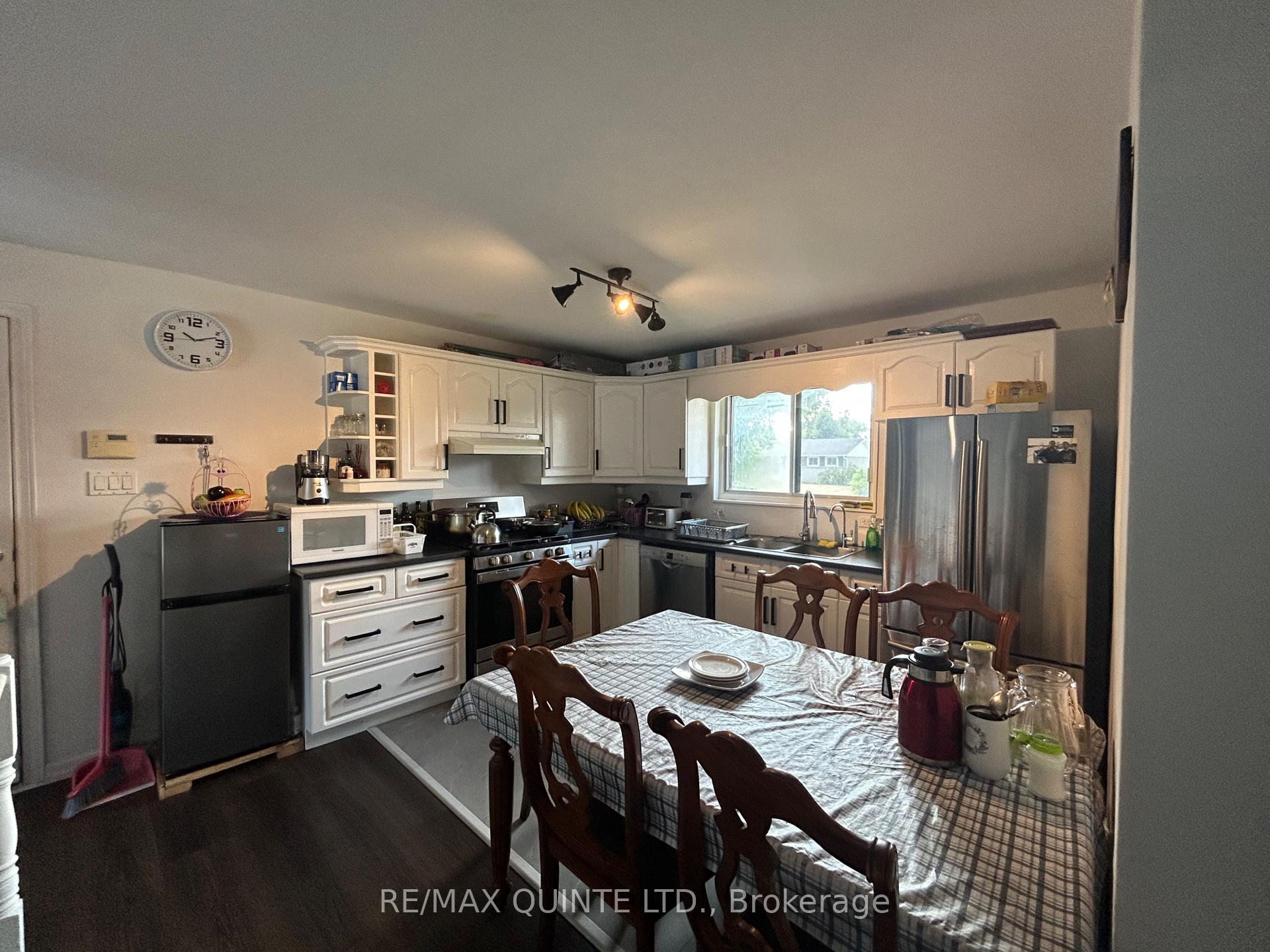 Photo 8 of 17 Quinte Road, Quinte West, Sidney Ward — HOMEH