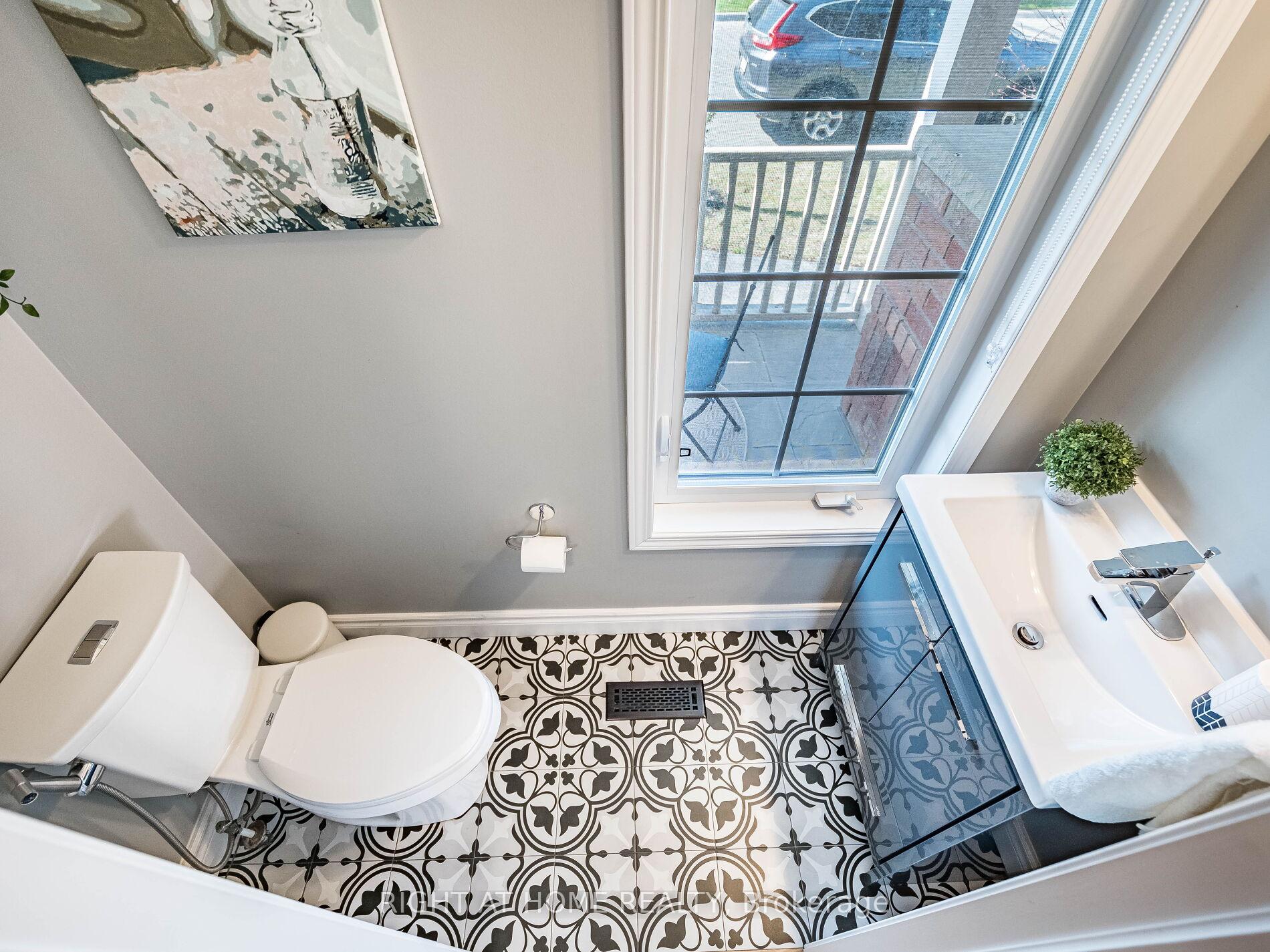 Photo 10 of 645 Gervais Terrace, Milton, Coates — HOMEH