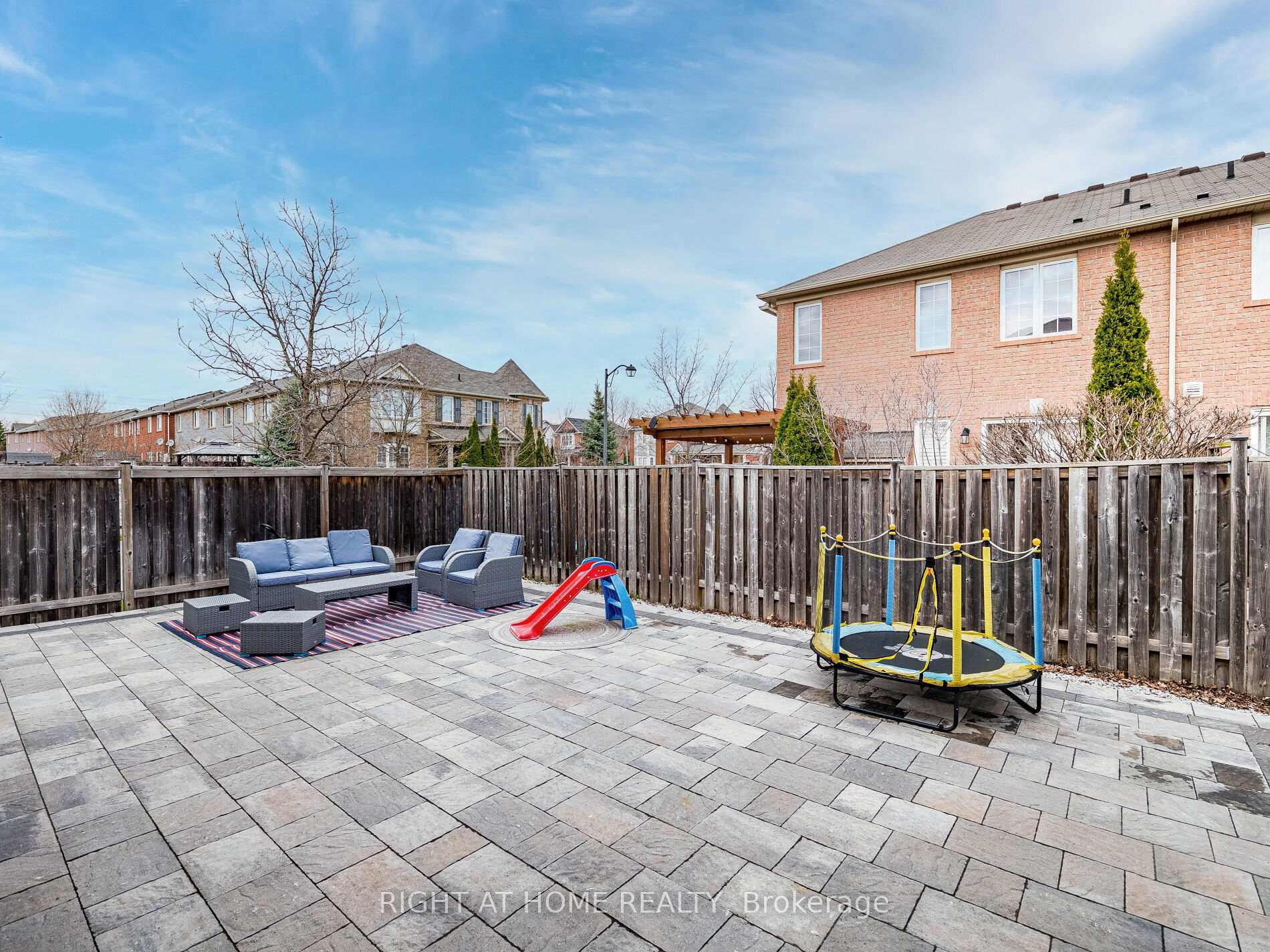 Photo 40 of 645 Gervais Terrace, Milton, Coates — HOMEH
