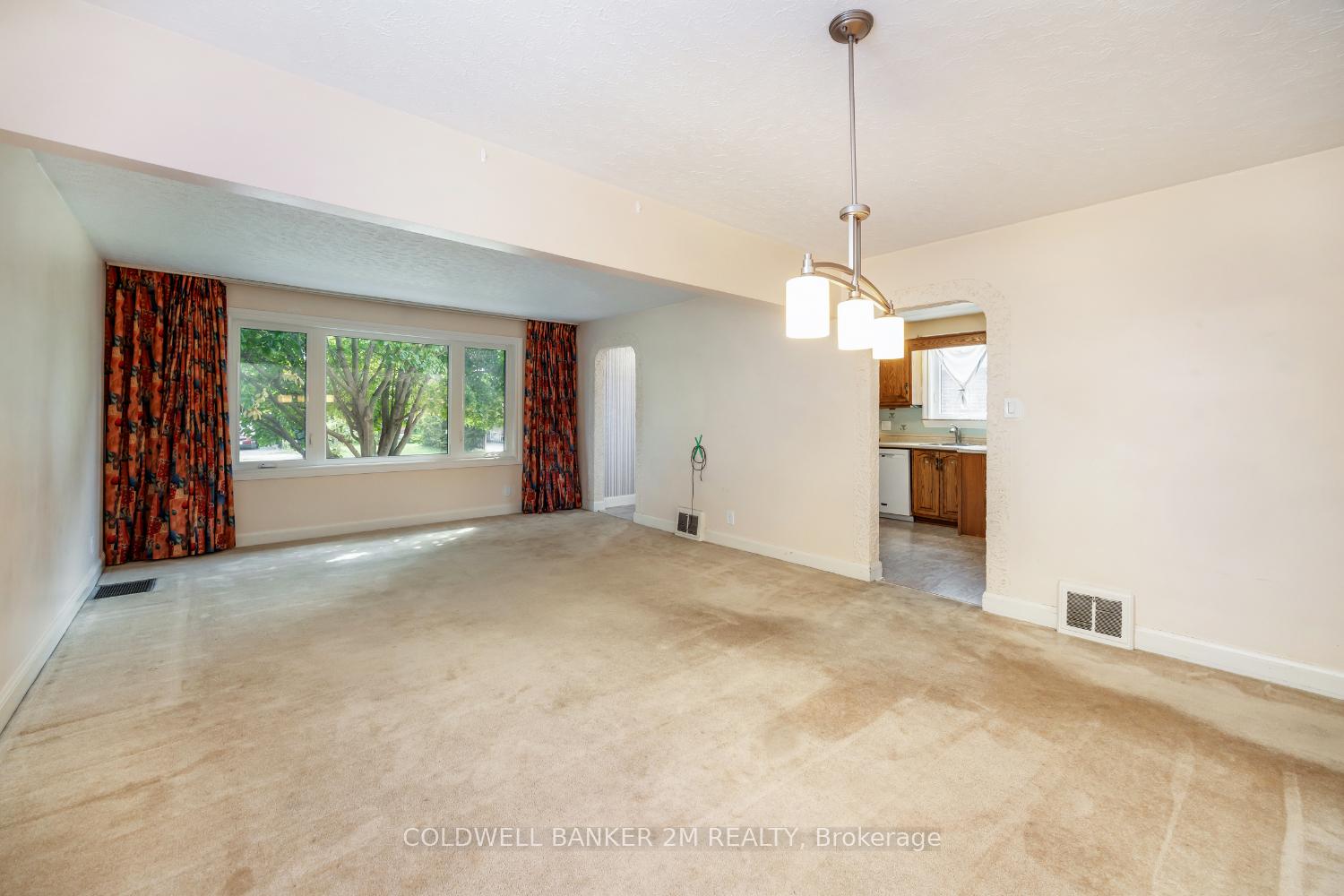 Photo 5 of 470 Colborne Street E, Oshawa, O'Neill — HOMEH