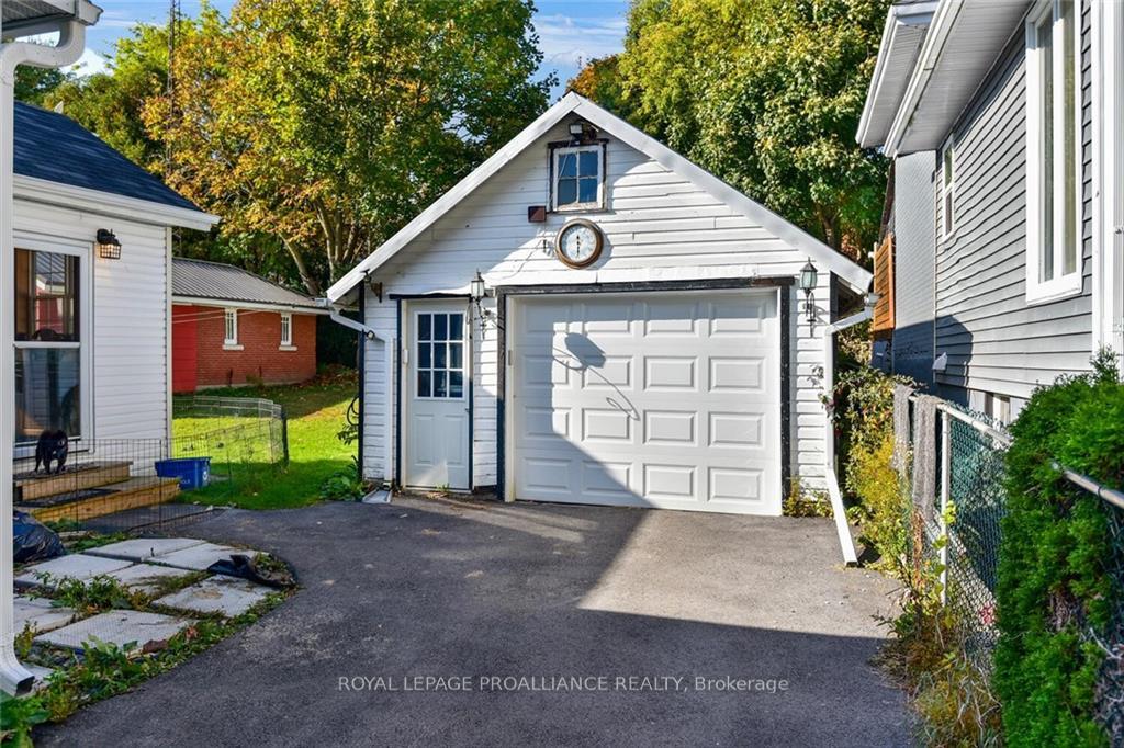 Photo 14 of 470 Dibble Street W, Prescott — HOMEH
