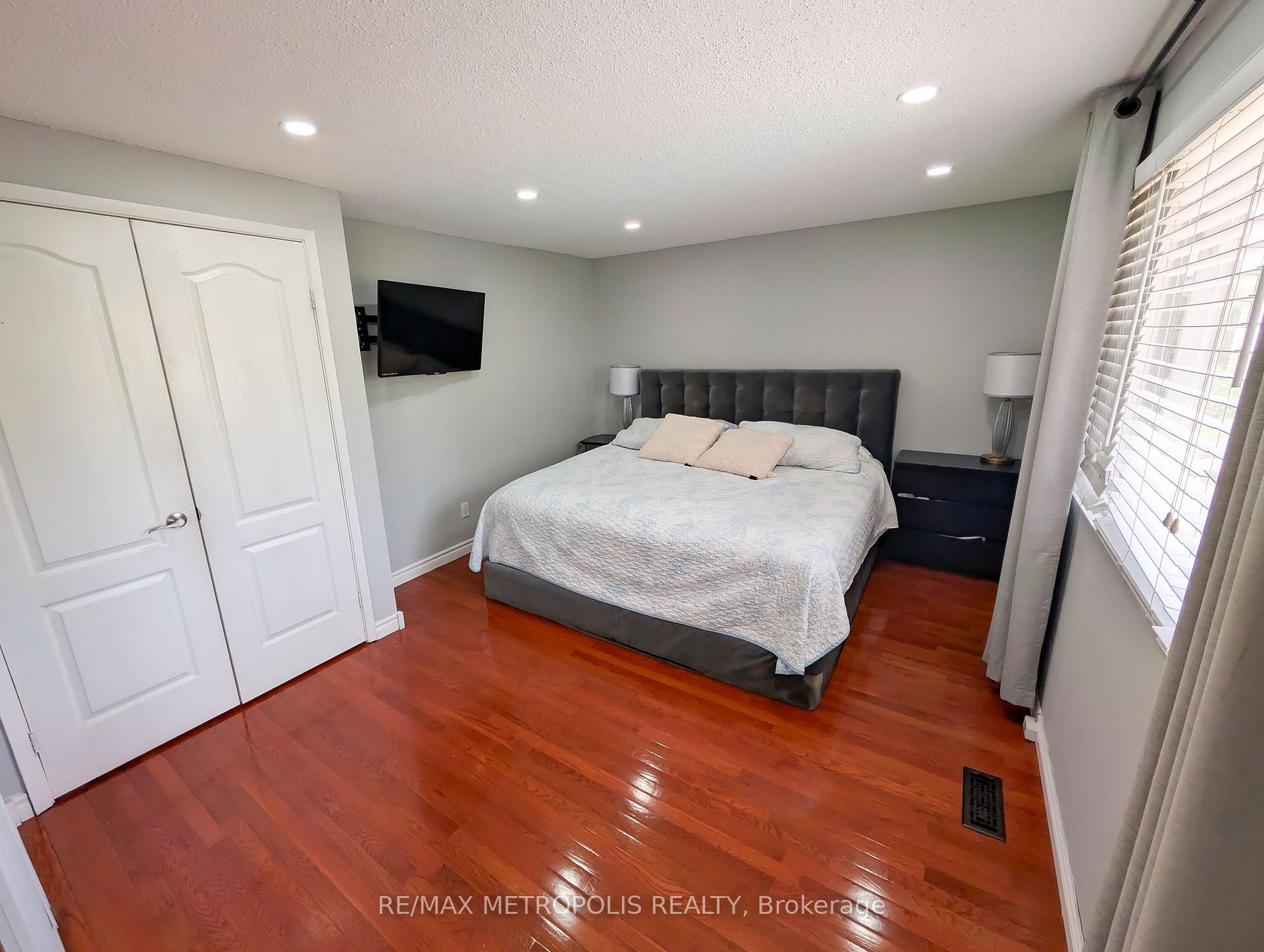 Photo 14 of 359 Calvert Court, Oshawa, Lakeview — HOMEH