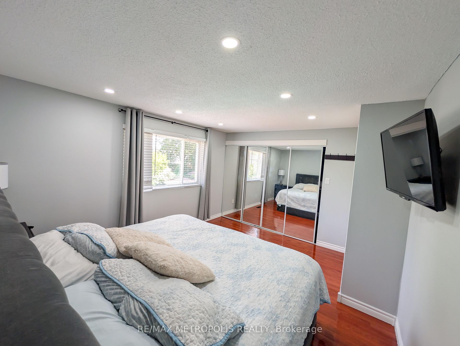 Photo 15 of 359 Calvert Court, Oshawa, Lakeview — HOMEH