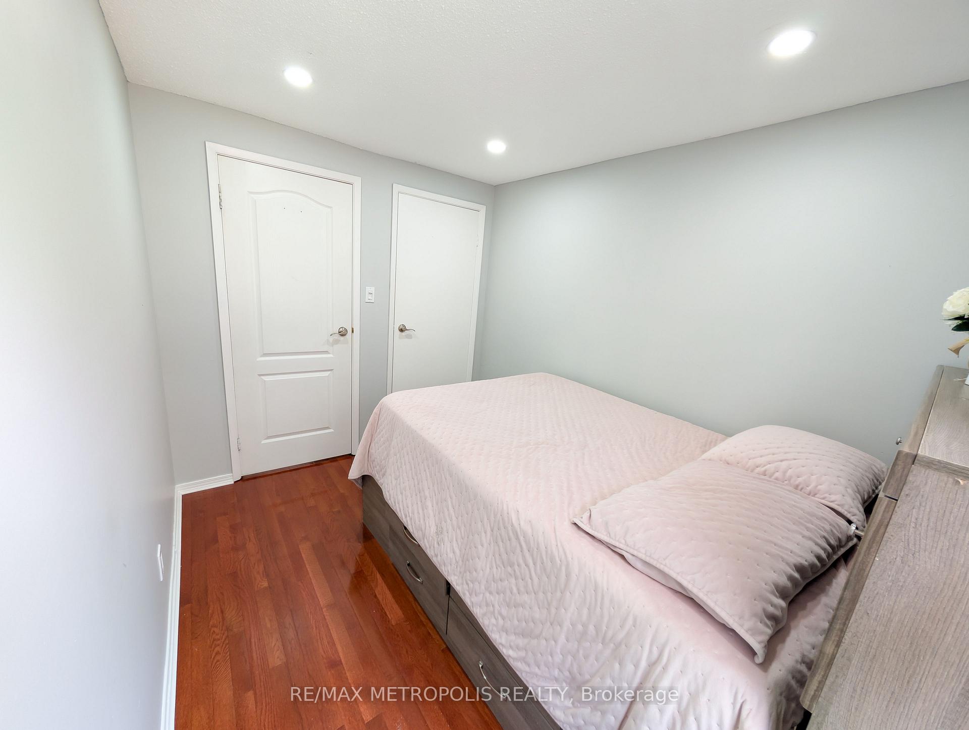 Photo 18 of 359 Calvert Court, Oshawa, Lakeview — HOMEH