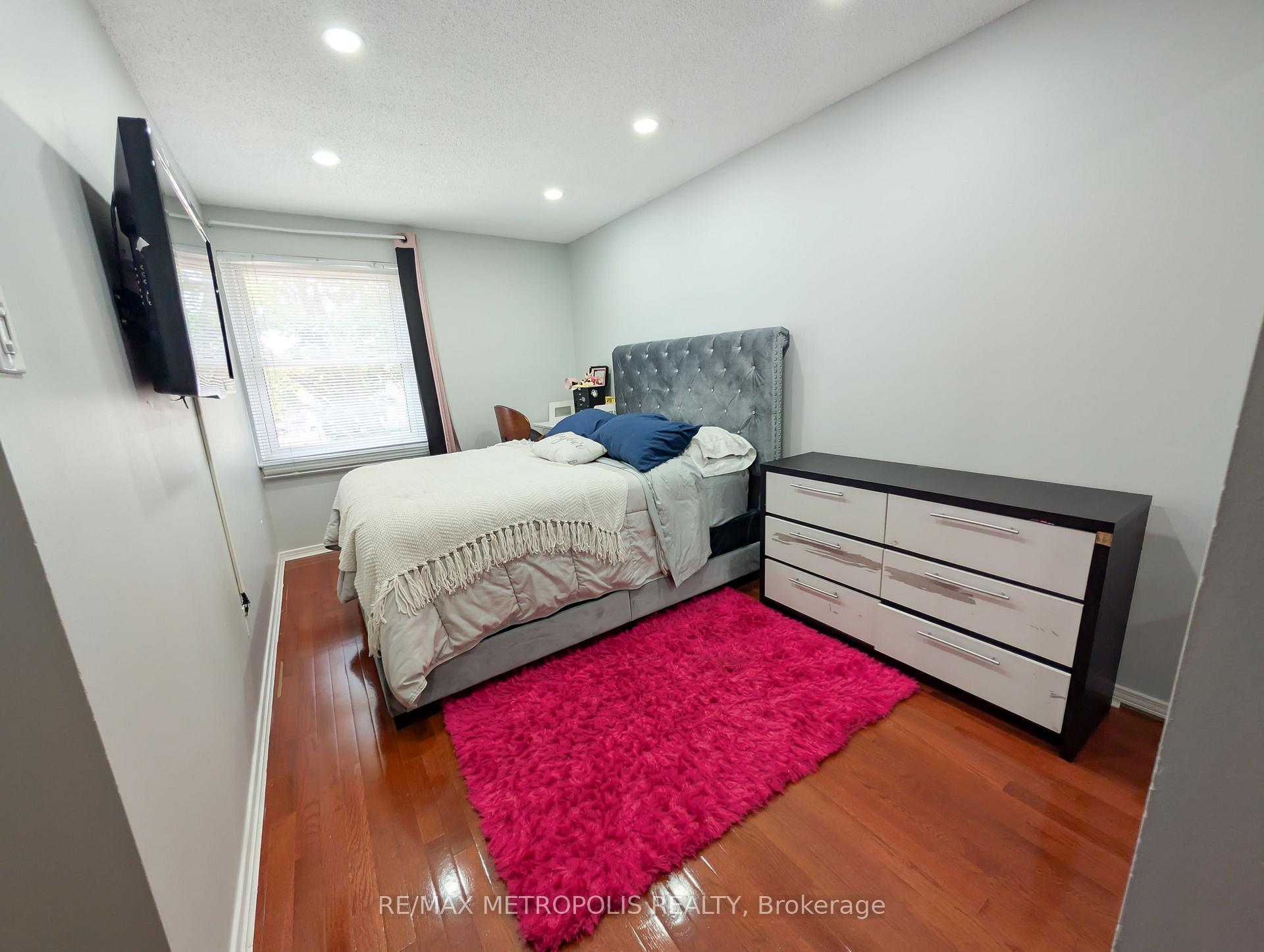 Photo 20 of 359 Calvert Court, Oshawa, Lakeview — HOMEH