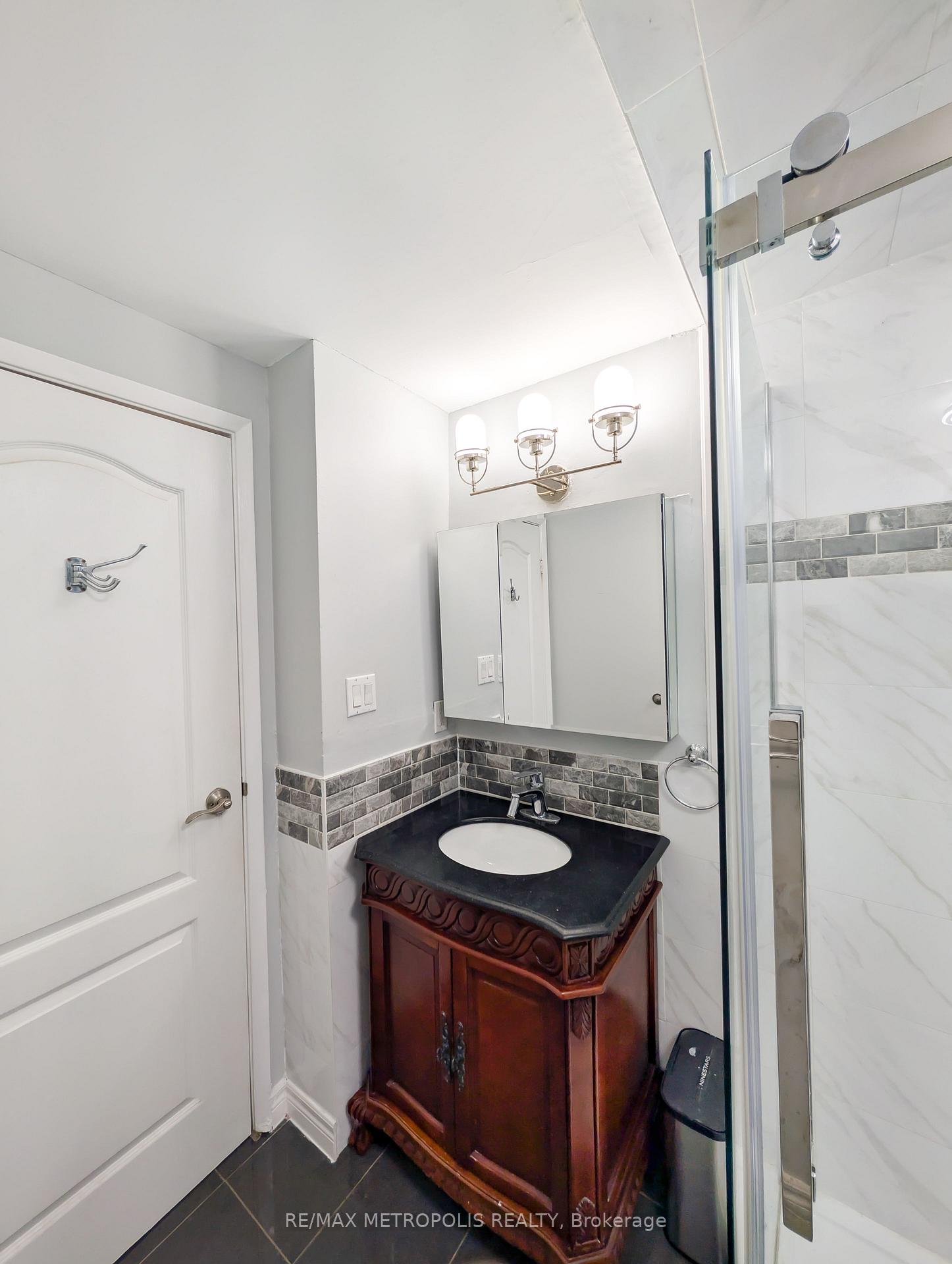 Photo 24 of 359 Calvert Court, Oshawa, Lakeview — HOMEH