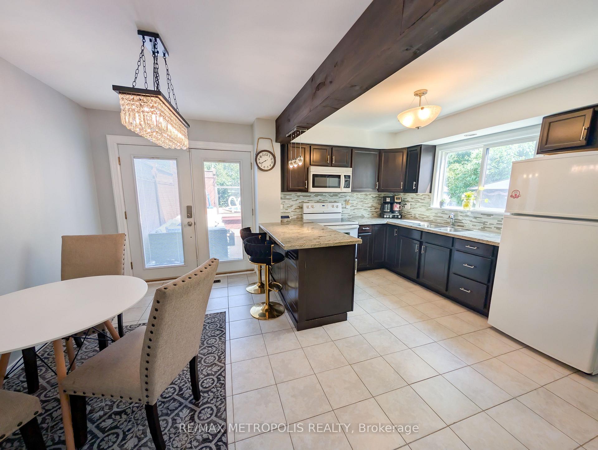 Photo 25 of 359 Calvert Court, Oshawa, Lakeview — HOMEH