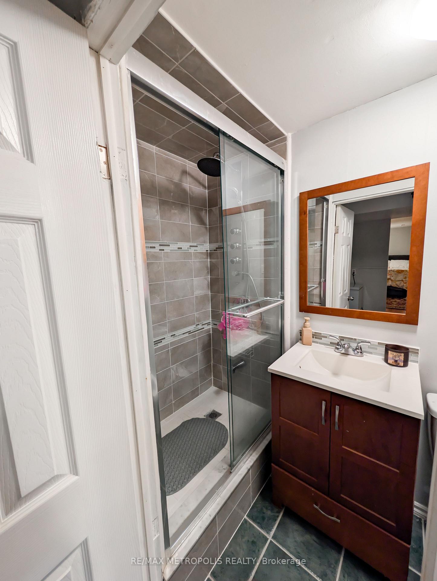 Photo 31 of 359 Calvert Court, Oshawa, Lakeview — HOMEH