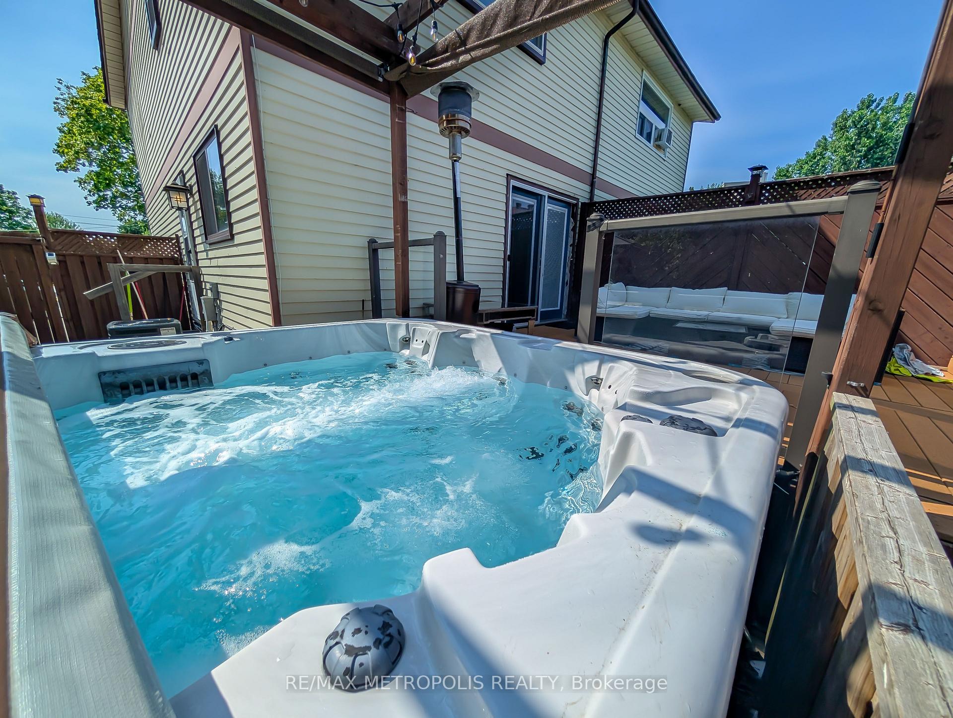 Photo 37 of 359 Calvert Court, Oshawa, Lakeview — HOMEH