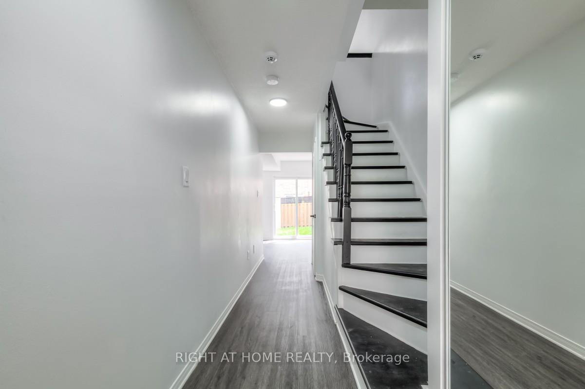Photo 5 of Unit 60, 1850 Kingston Road, Pickering, Village East — HOMEH