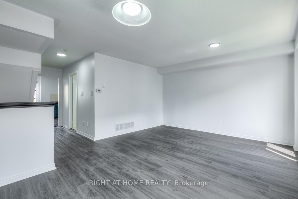 Photo 7 of Unit 60, 1850 Kingston Road, Pickering, Village East — HOMEH