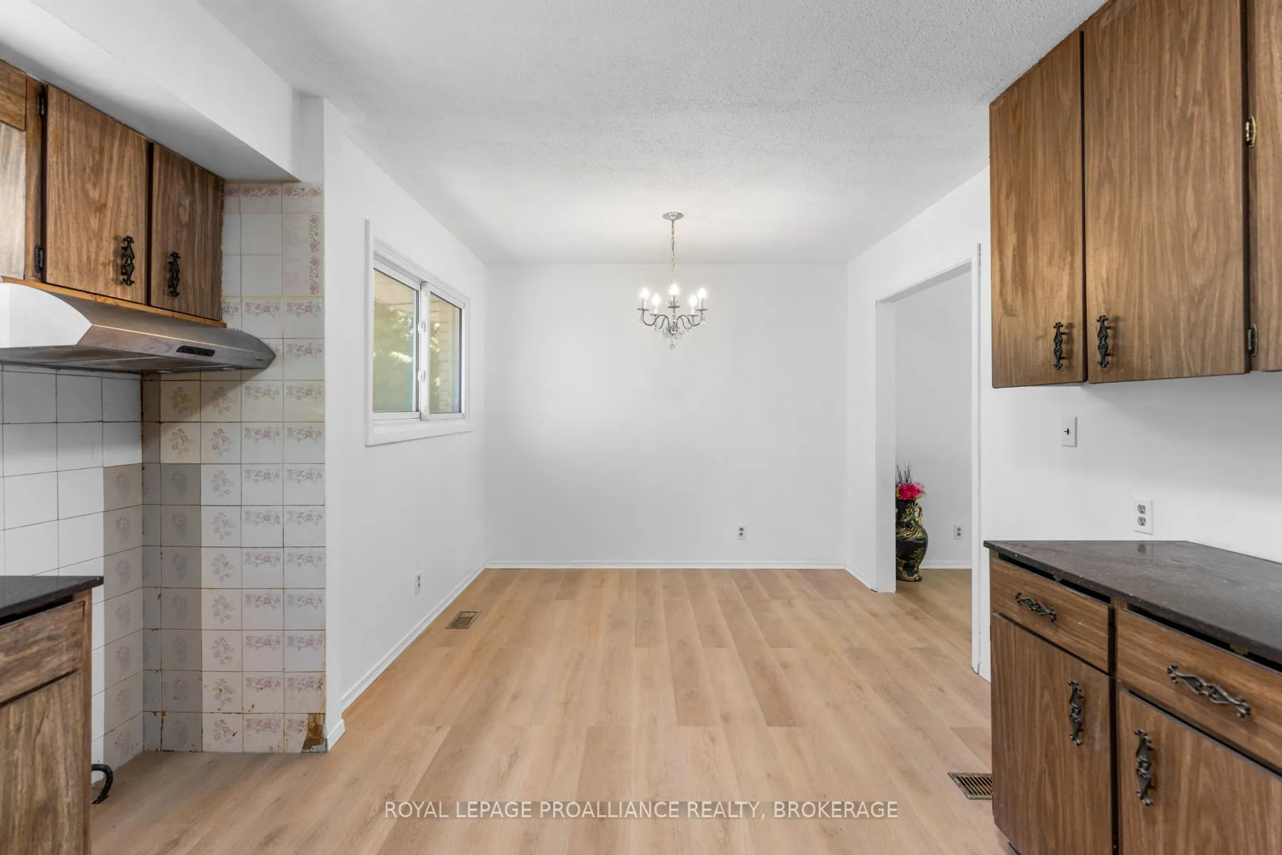 Photo 7 of 5 Armour Crescent, Quinte West, Trenton Ward — HOMEH