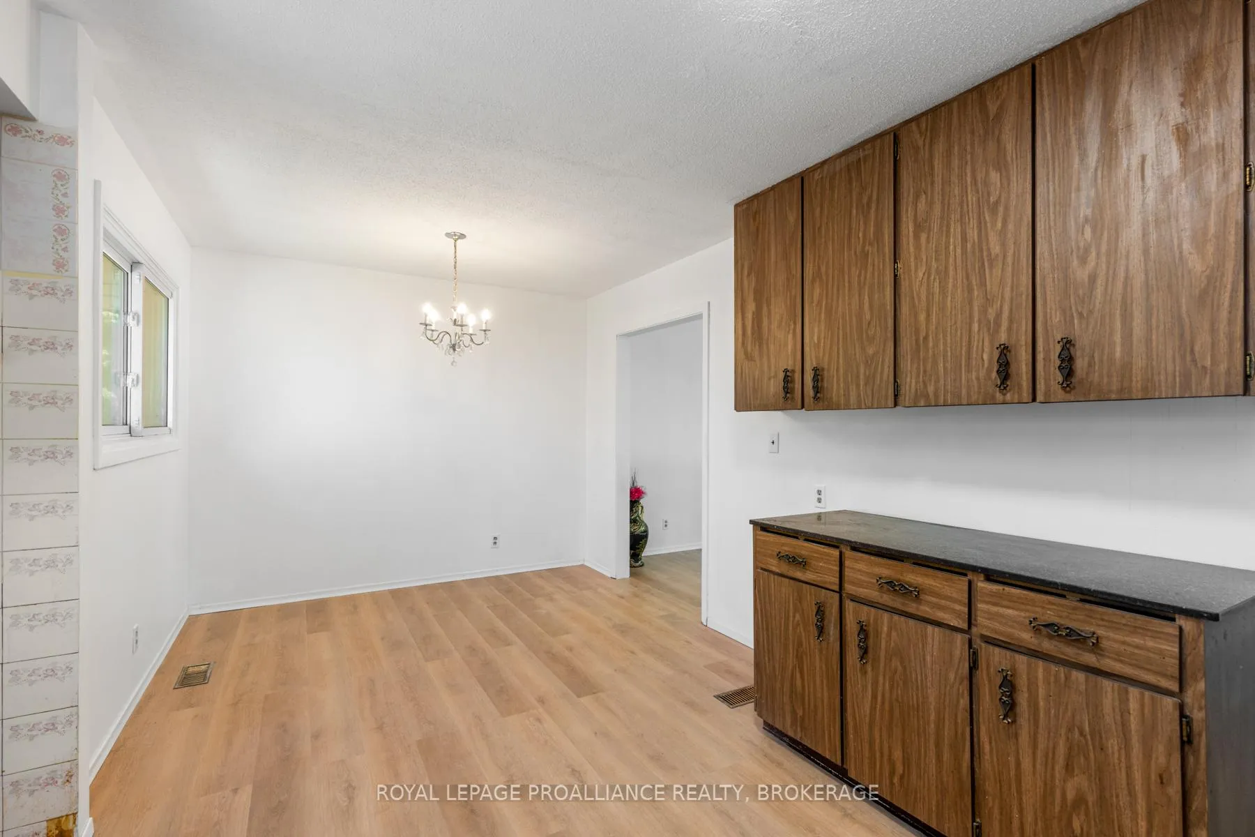 Photo 11 of 5 Armour Crescent, Quinte West, Trenton Ward — HOMEH