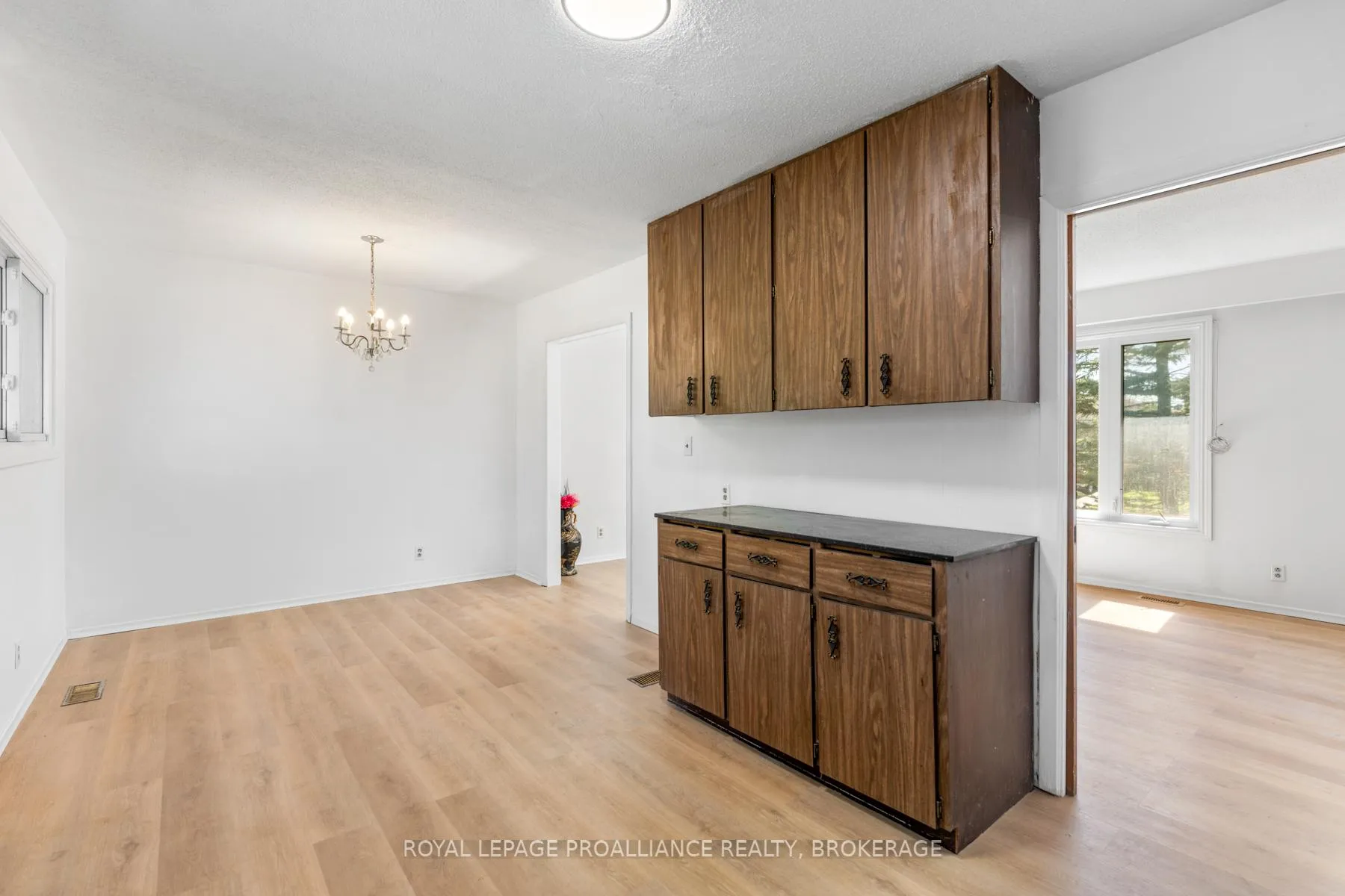 Photo 12 of 5 Armour Crescent, Quinte West, Trenton Ward — HOMEH