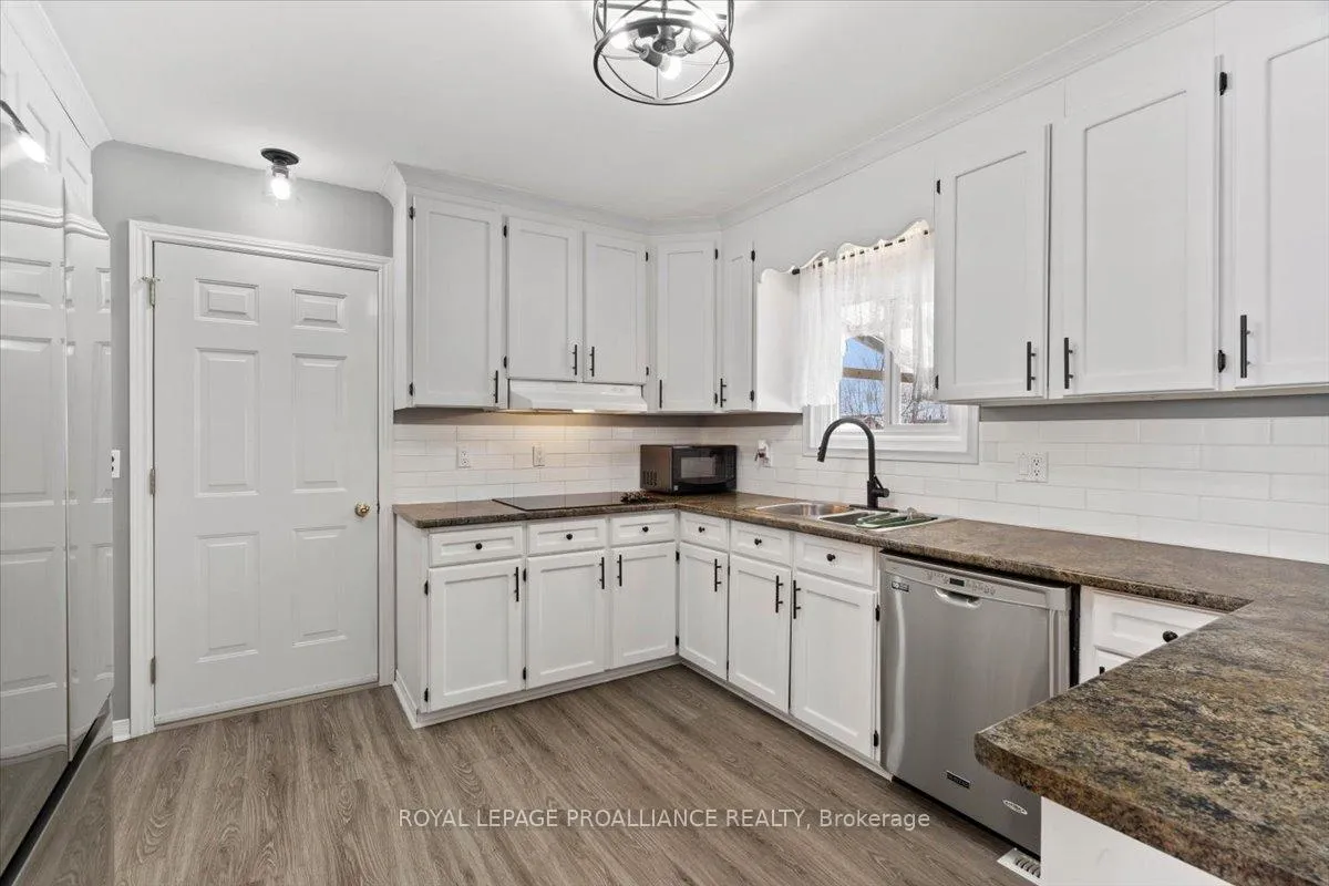 Photo 10 of 20 McQuade Drive, Quinte West, Trenton Ward — HOMEH