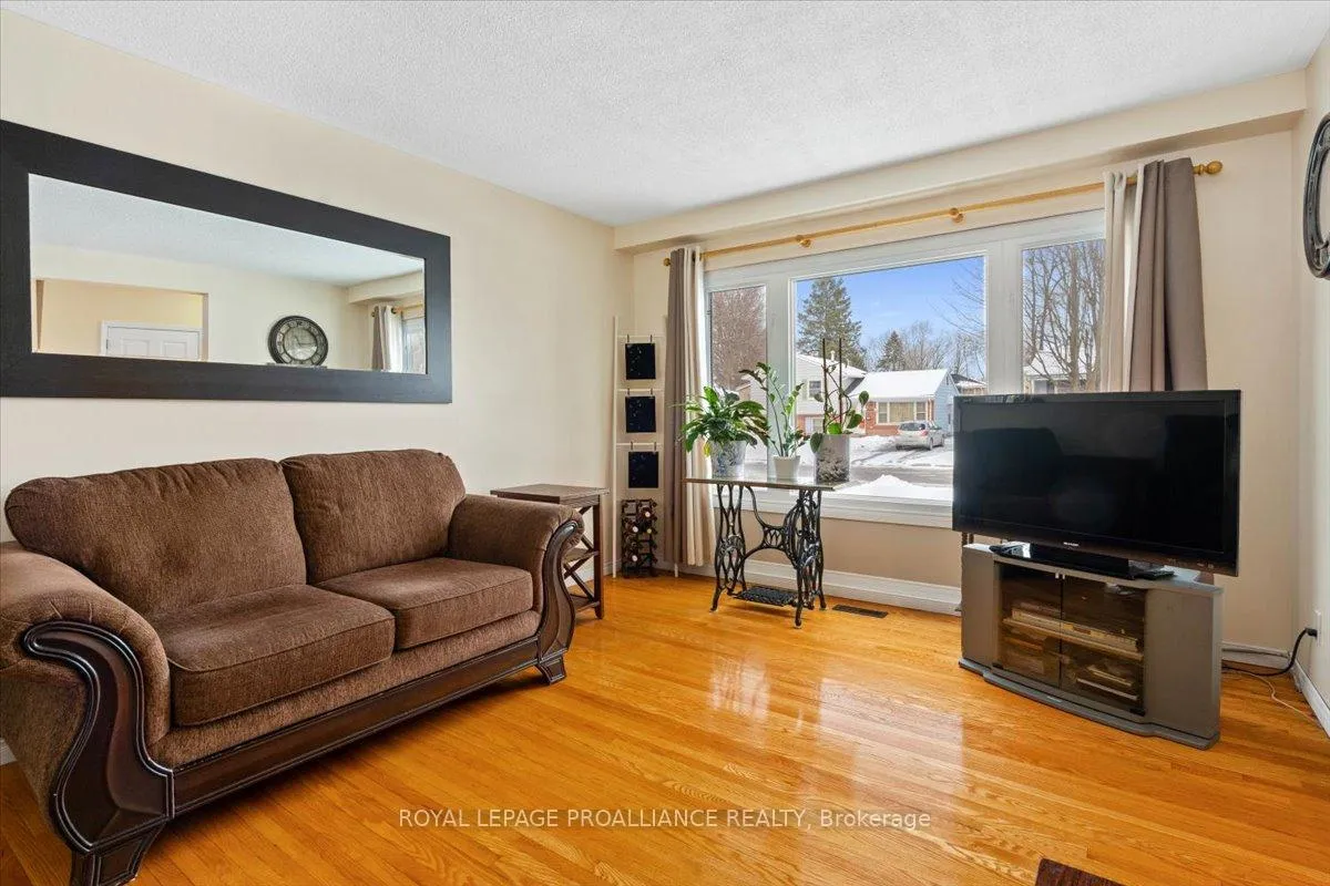 Photo 18 of 20 McQuade Drive, Quinte West, Trenton Ward — HOMEH
