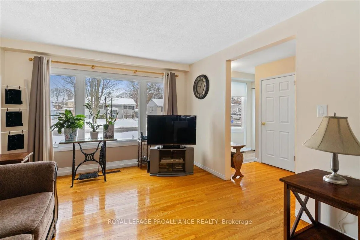 Photo 19 of 20 McQuade Drive, Quinte West, Trenton Ward — HOMEH