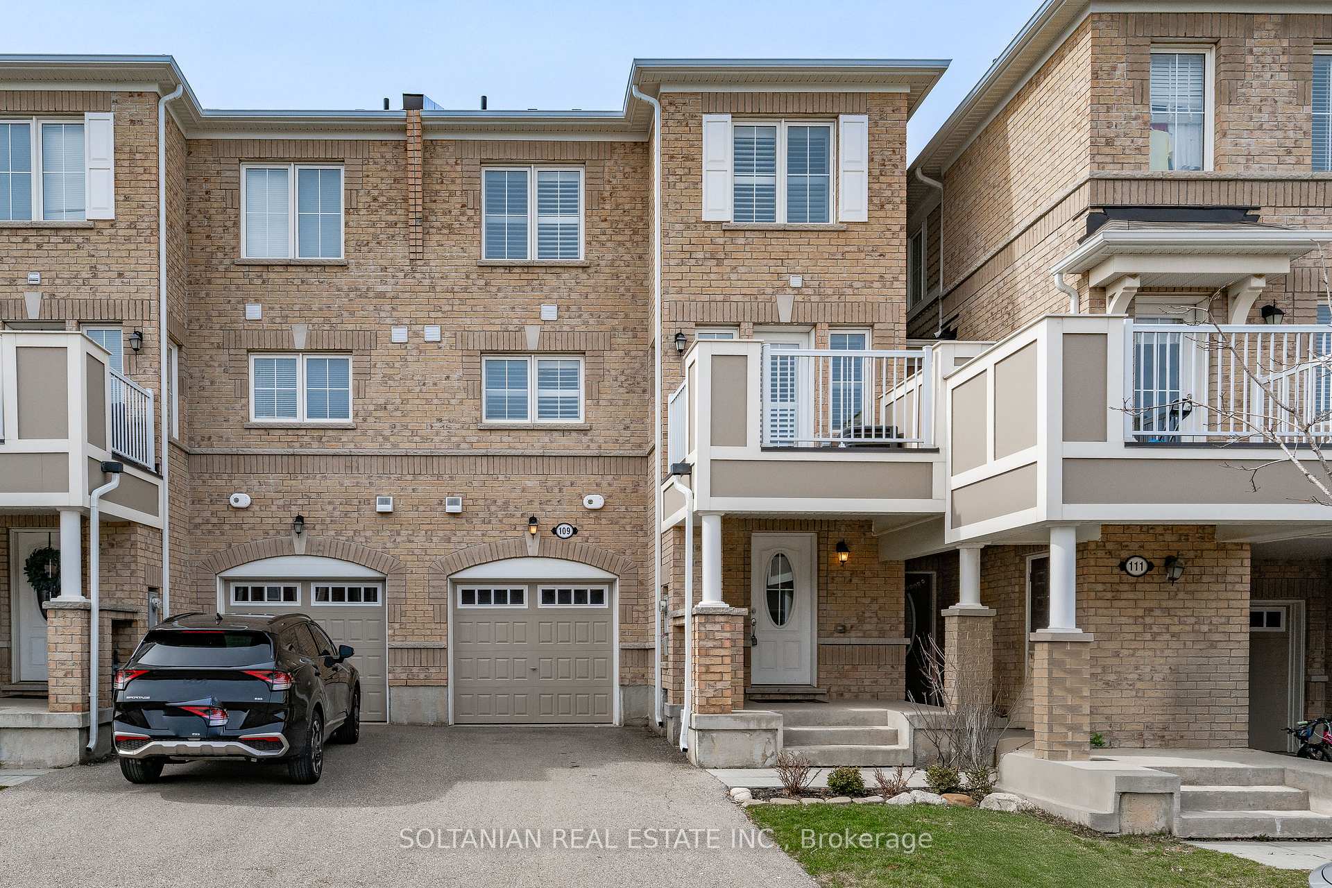 Front of 109 Bond Head Court