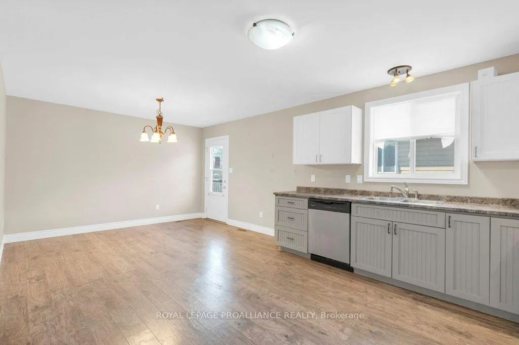 Photo 5 of 20 Terance Street, Quinte West, Trenton Ward — HOMEH