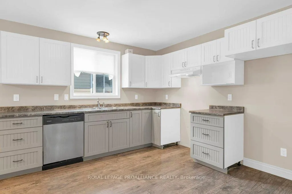 Photo 6 of 20 Terance Street, Quinte West, Trenton Ward — HOMEH