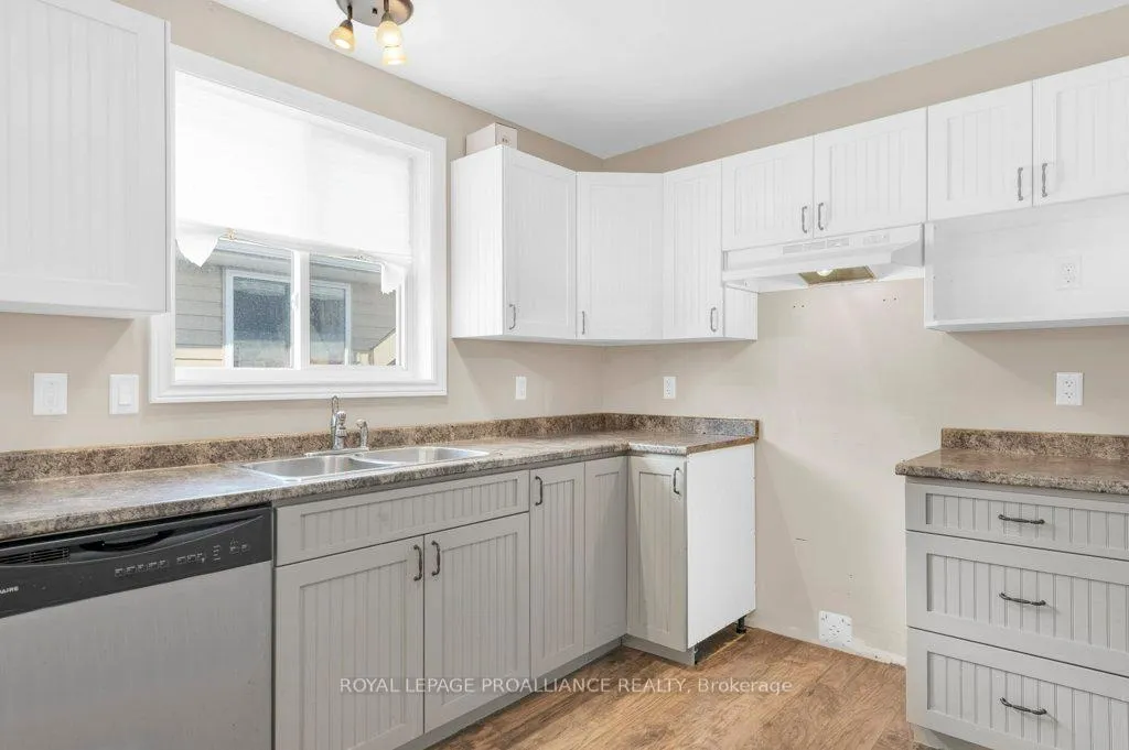 Photo 7 of 20 Terance Street, Quinte West, Trenton Ward — HOMEH