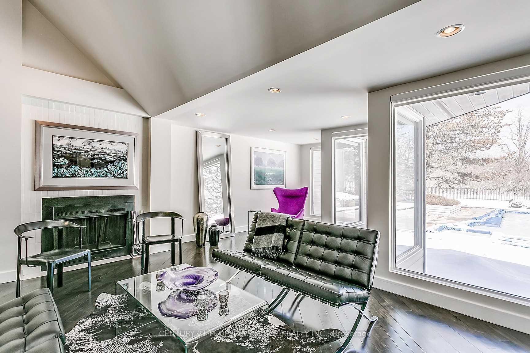 Photo 3 of 258 Boland Crescent, Milton, Campbellville — HOMEH
