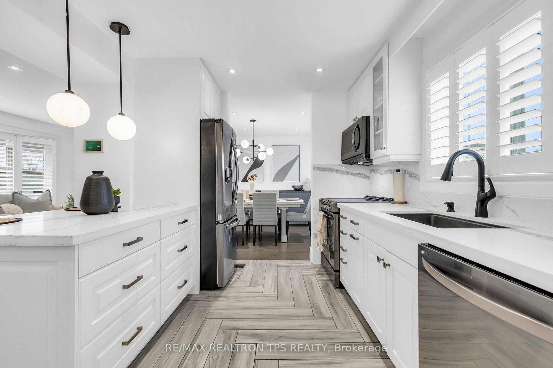 Photo 9 of 58 Oriole Court, Oshawa, Donevan — HOMEH