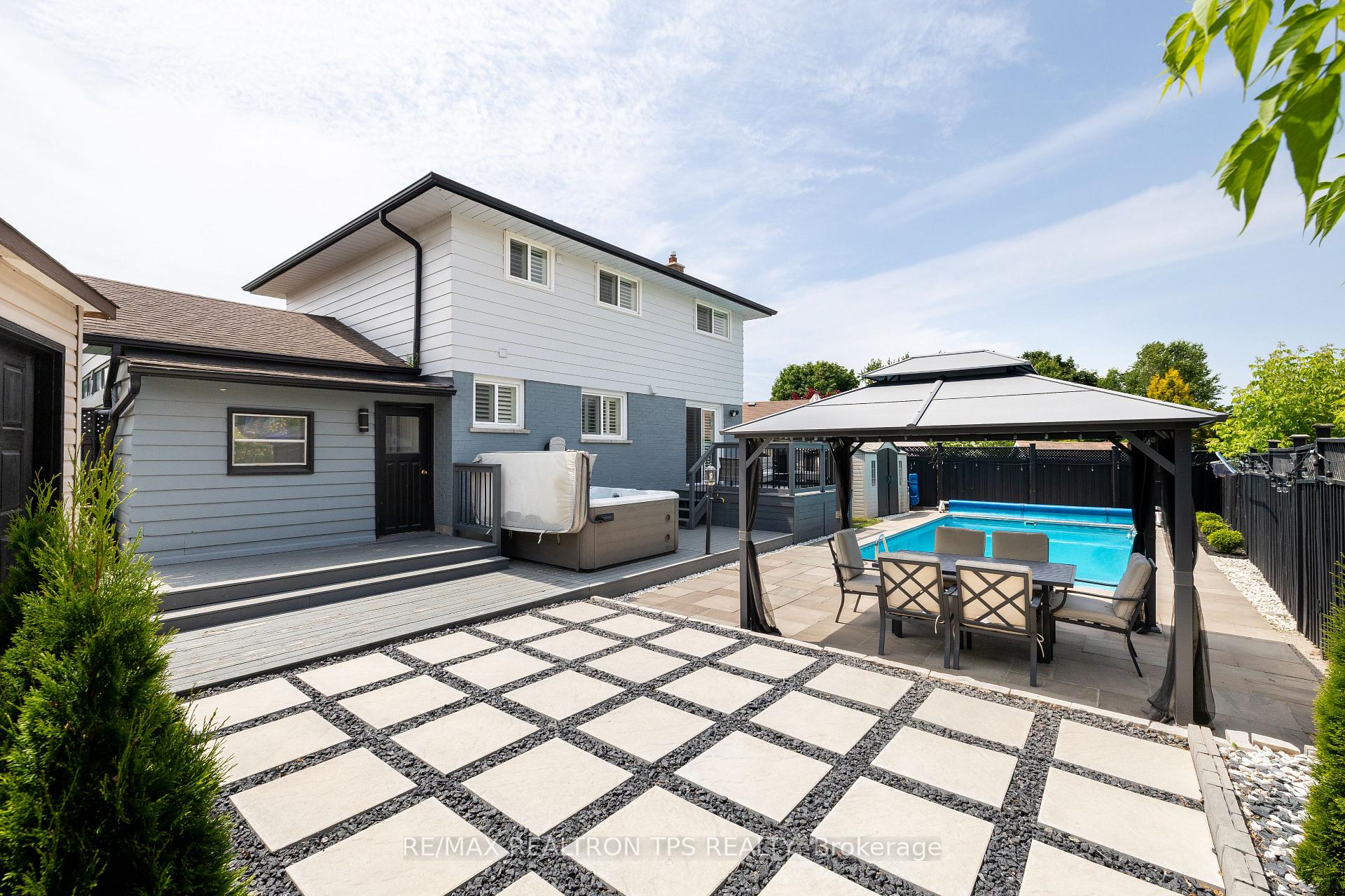 Photo 32 of 58 Oriole Court, Oshawa, Donevan — HOMEH