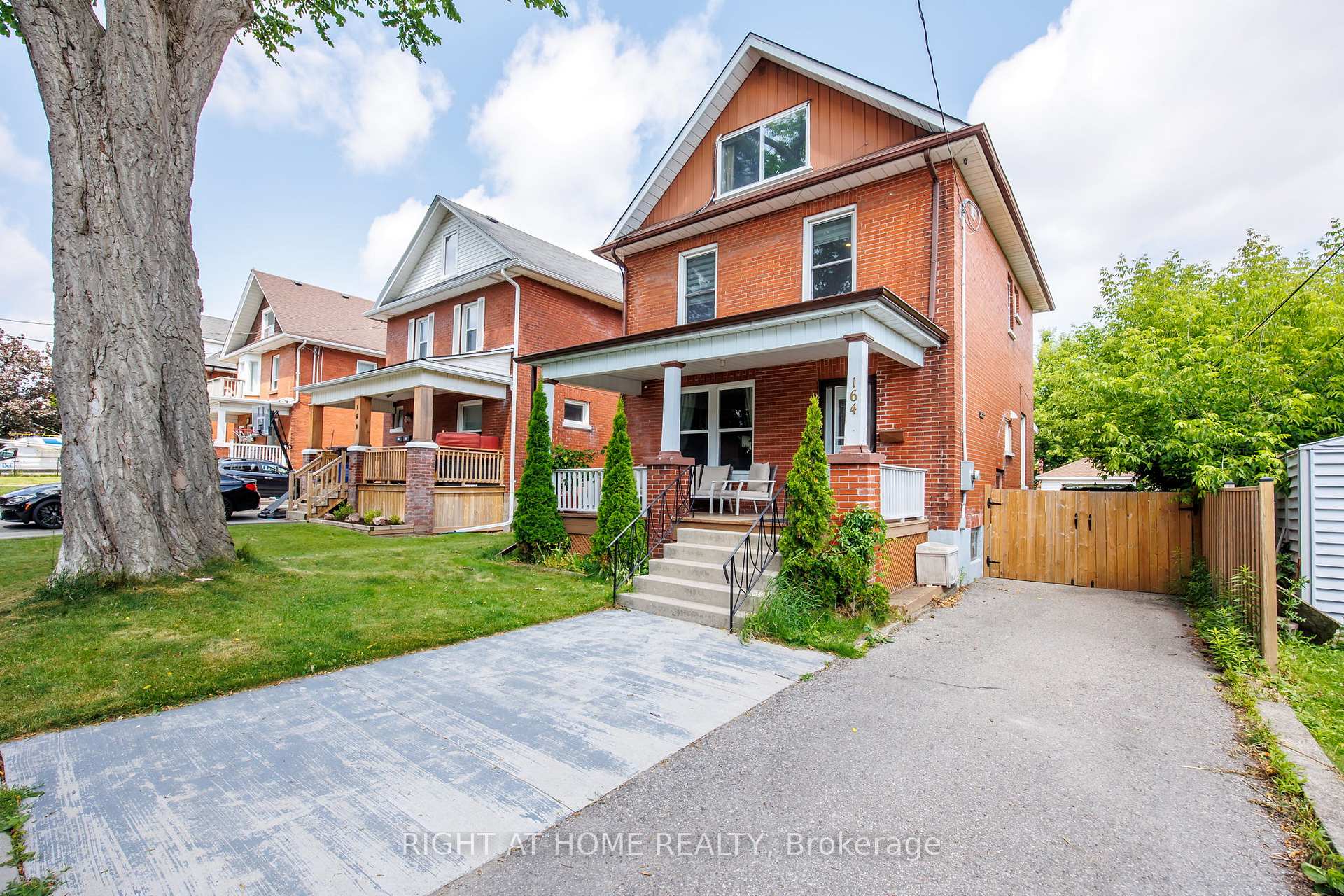 Photo 2 of 164 Elgin Street E, Oshawa, O'Neill — HOMEH