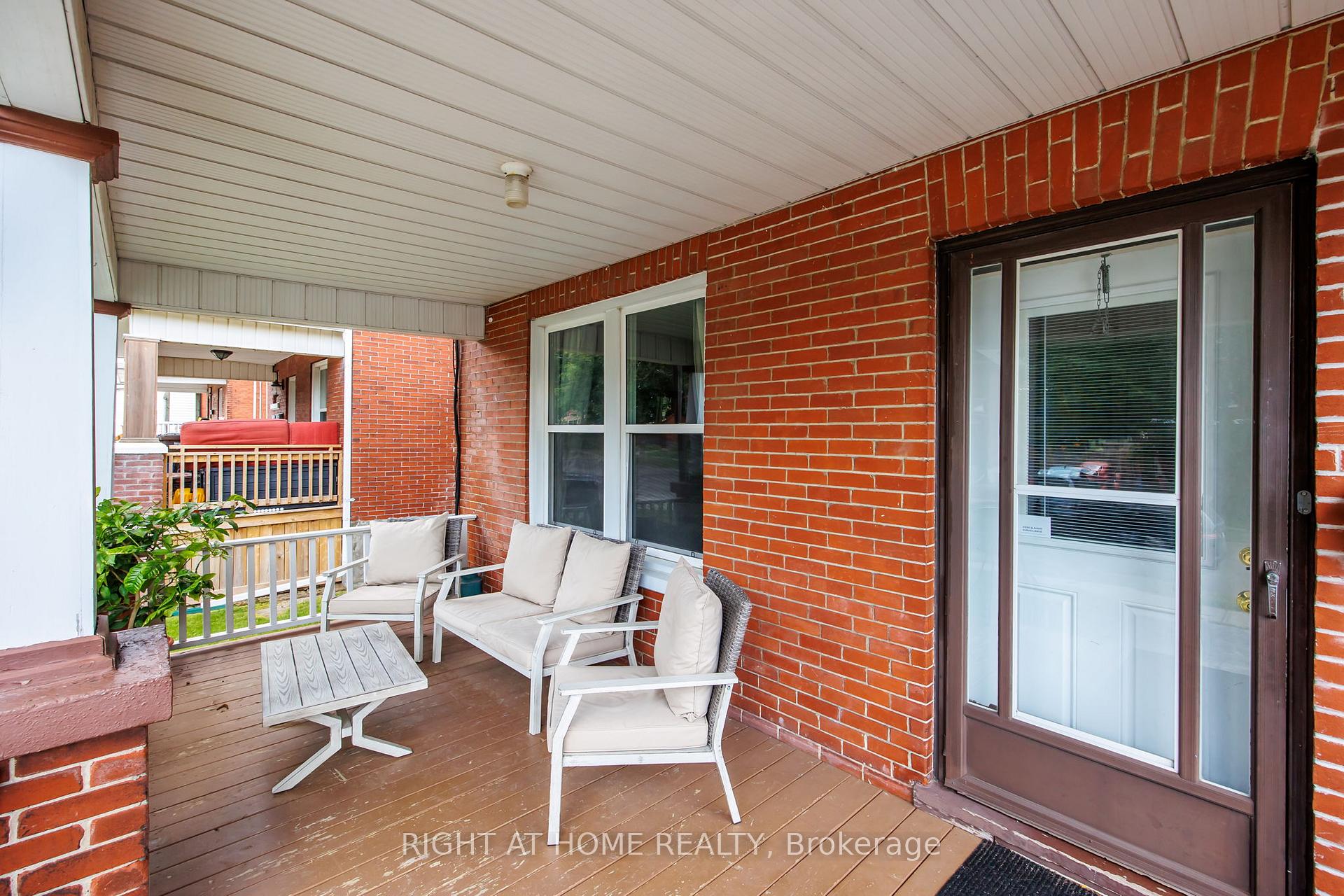 Photo 3 of 164 Elgin Street E, Oshawa, O'Neill — HOMEH