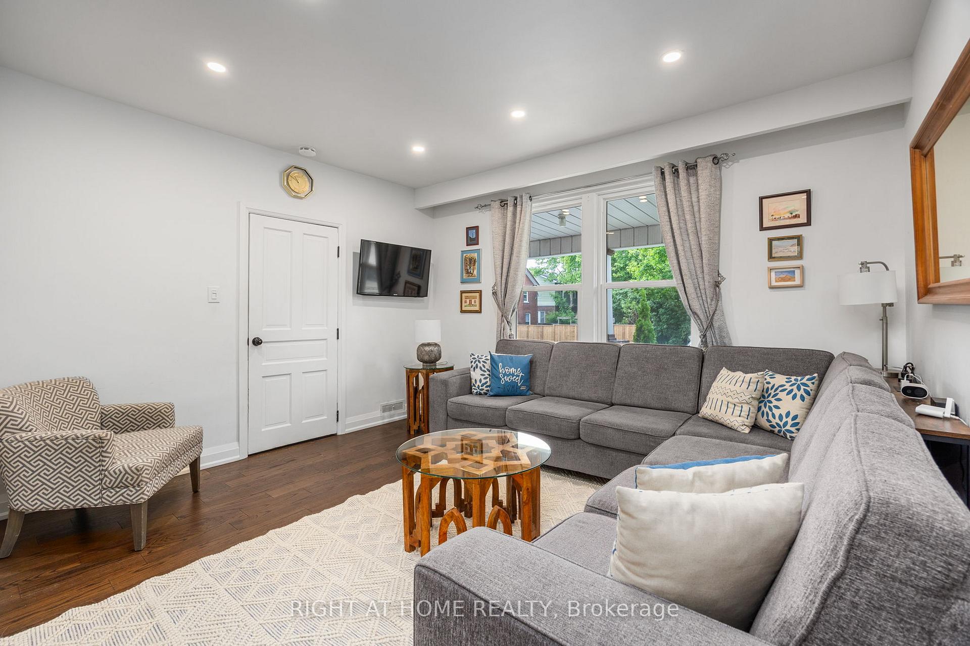 Photo 6 of 164 Elgin Street E, Oshawa, O'Neill — HOMEH