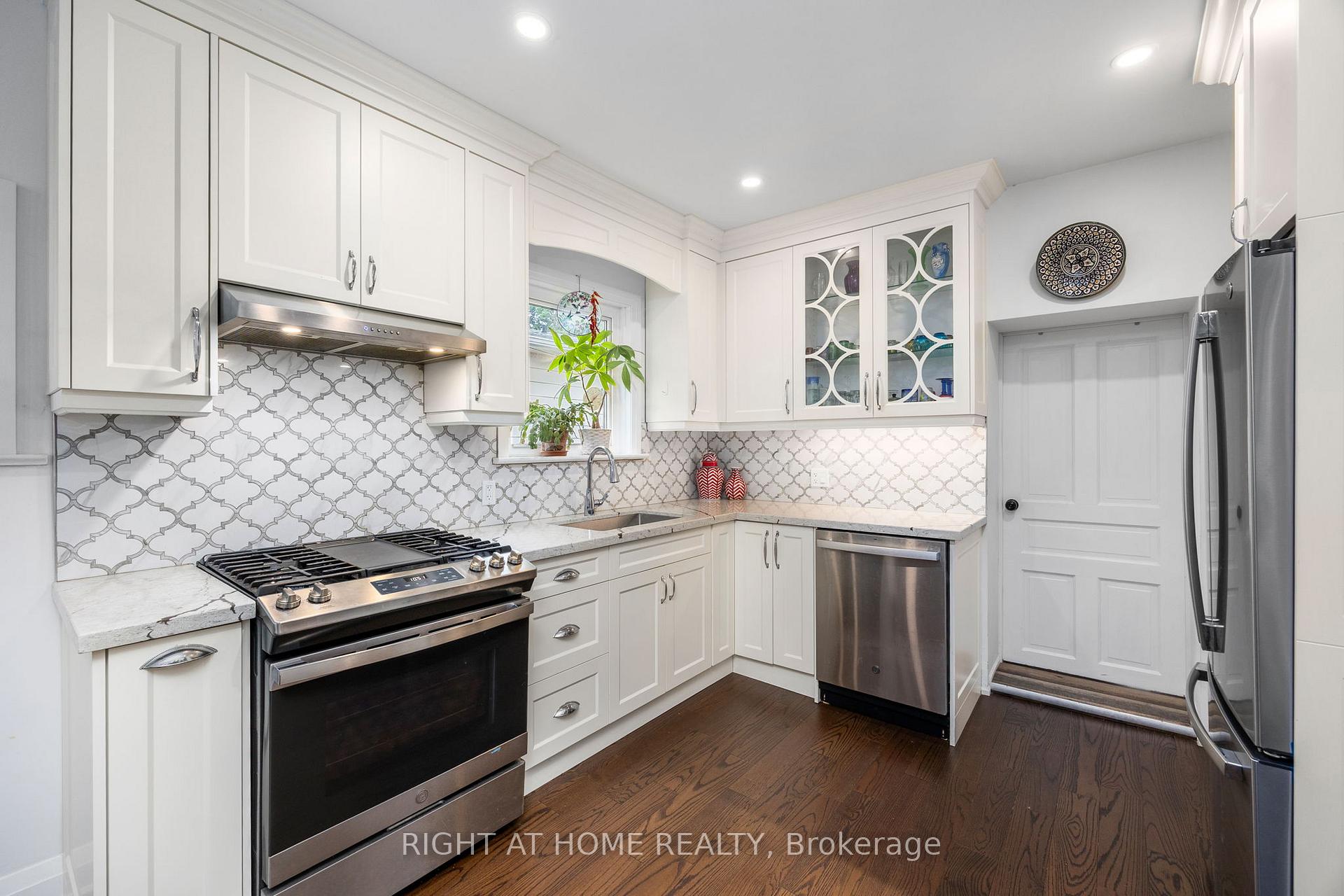 Photo 10 of 164 Elgin Street E, Oshawa, O'Neill — HOMEH