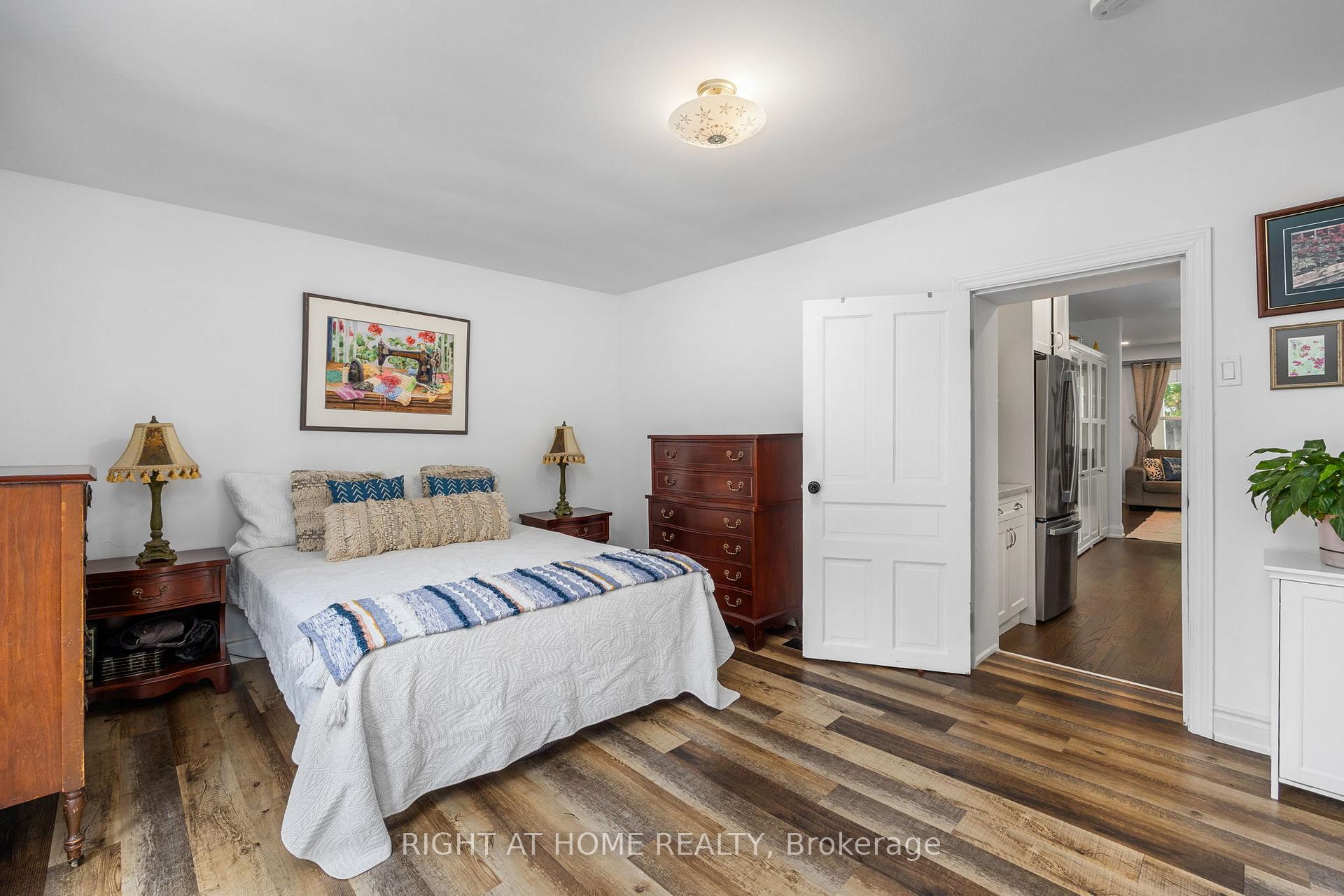 Photo 15 of 164 Elgin Street E, Oshawa, O'Neill — HOMEH